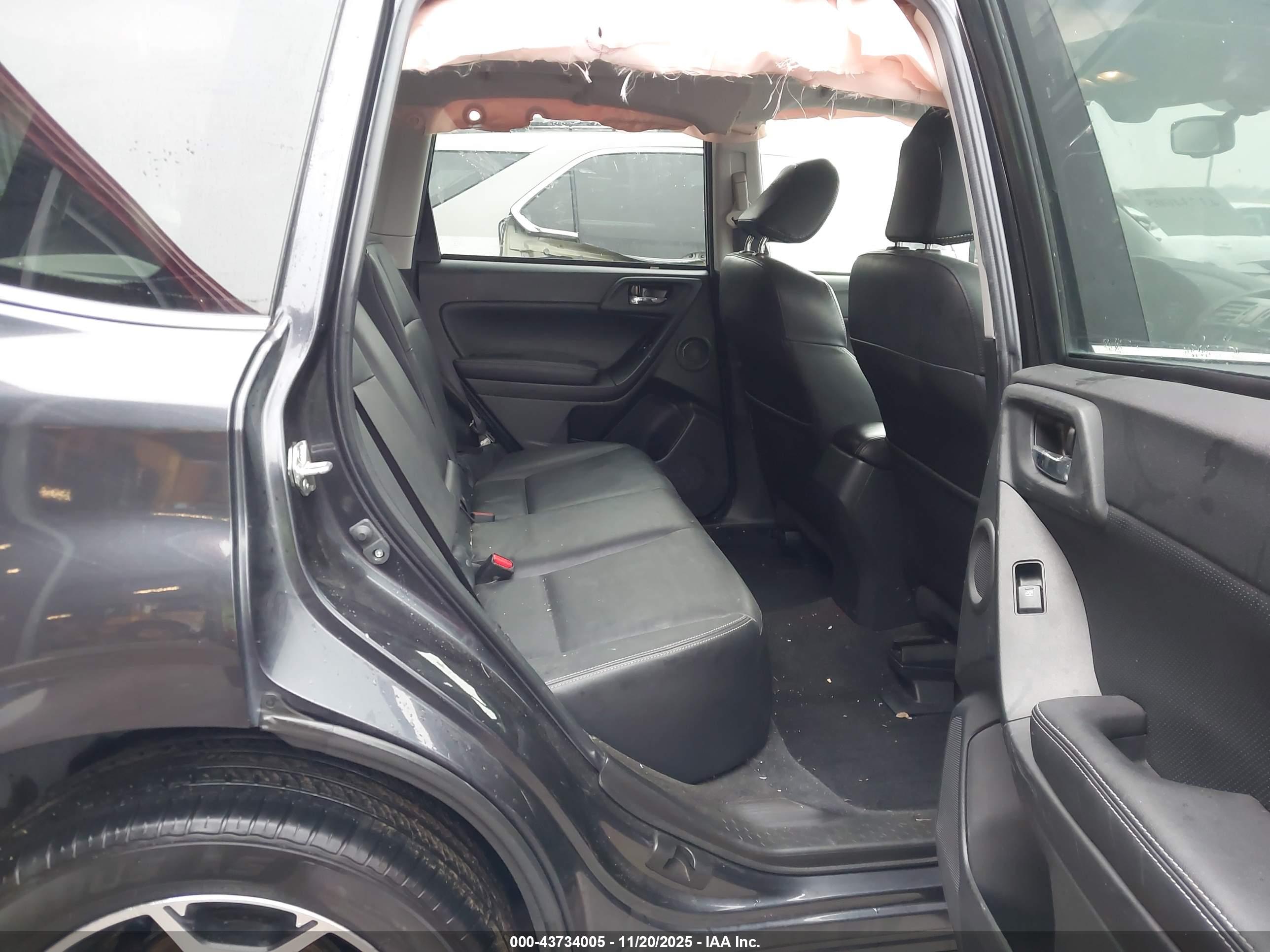 SUBARU FORESTER image 8