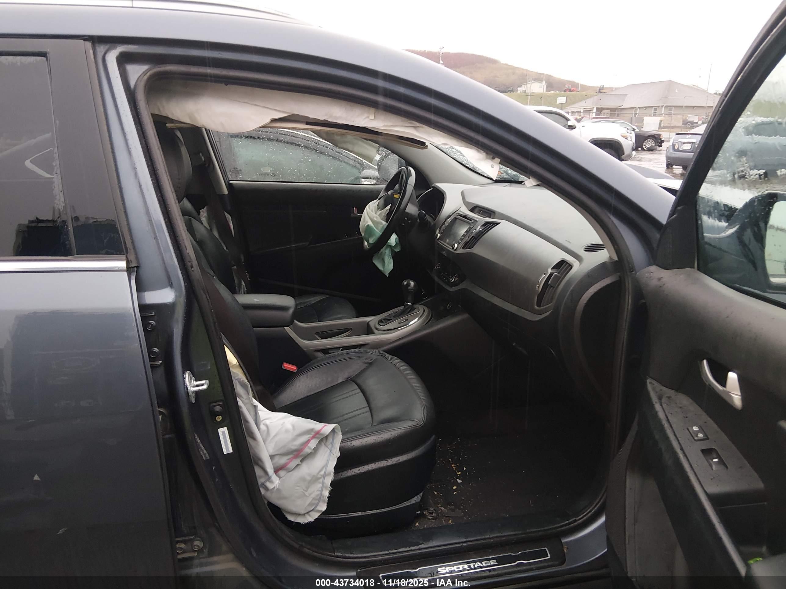 KIA SPORTAGE image 5