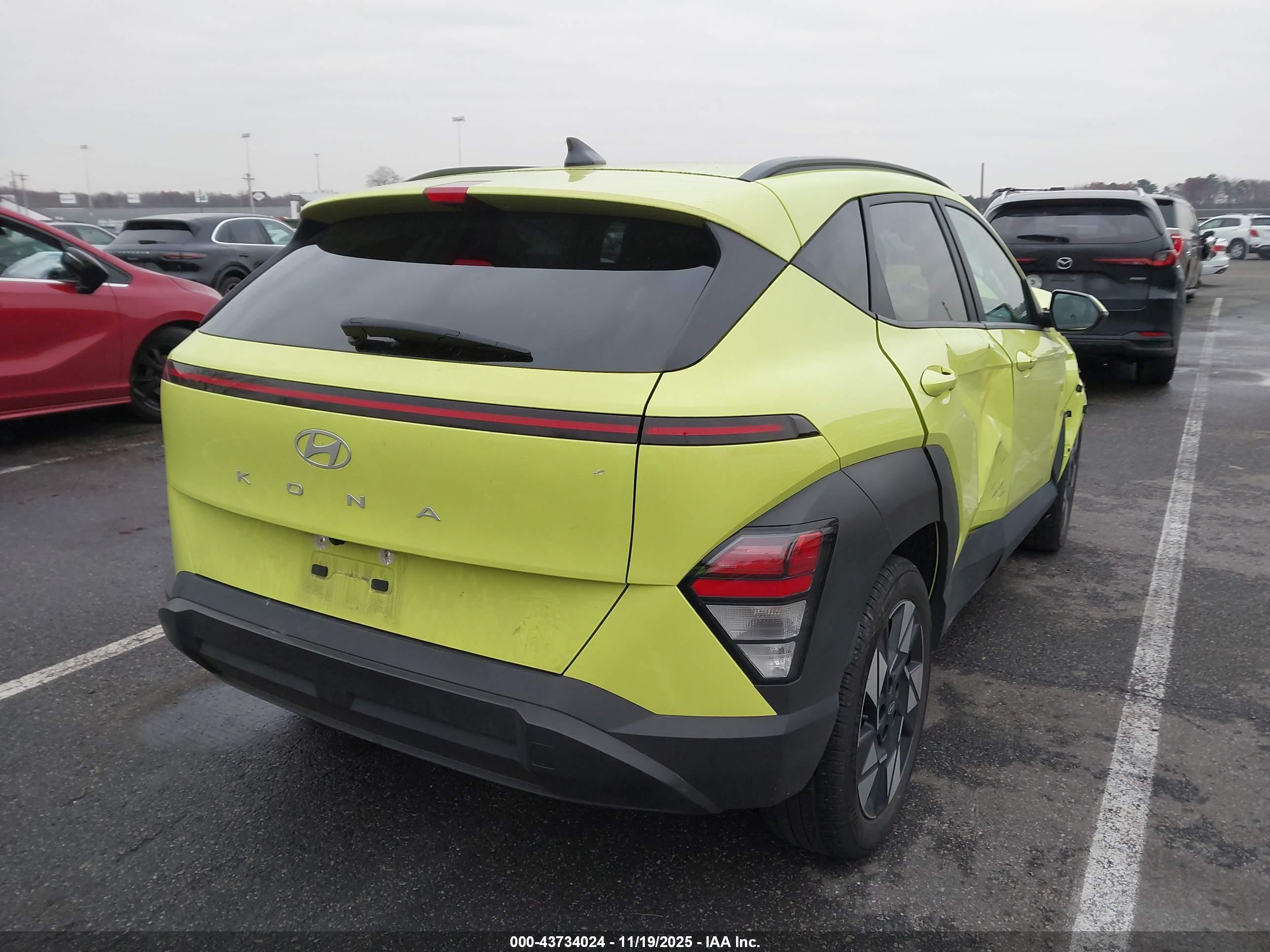 HYUNDAI KONA image 4