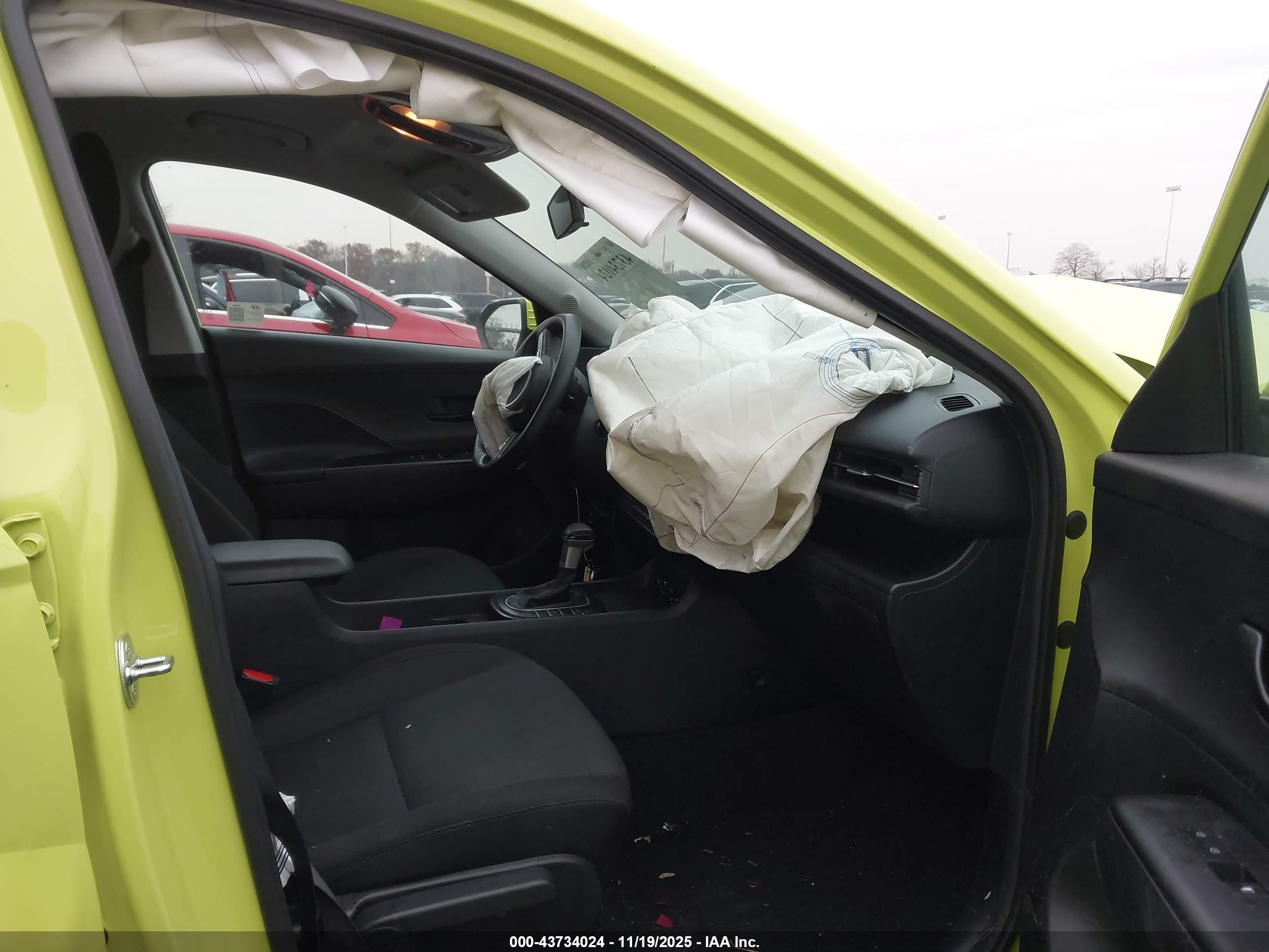 HYUNDAI KONA image 5
