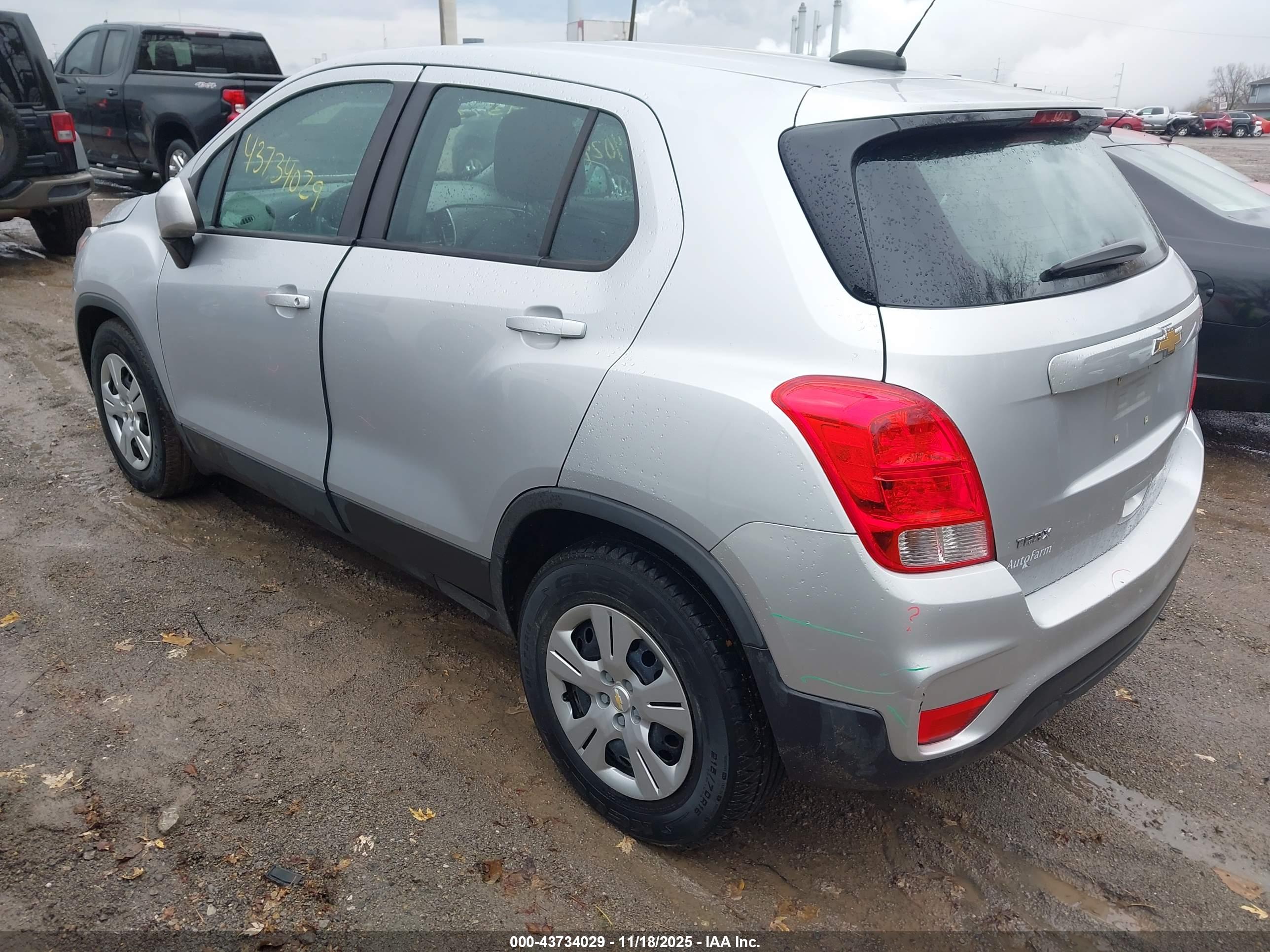 CHEVROLET TRAX image 3
