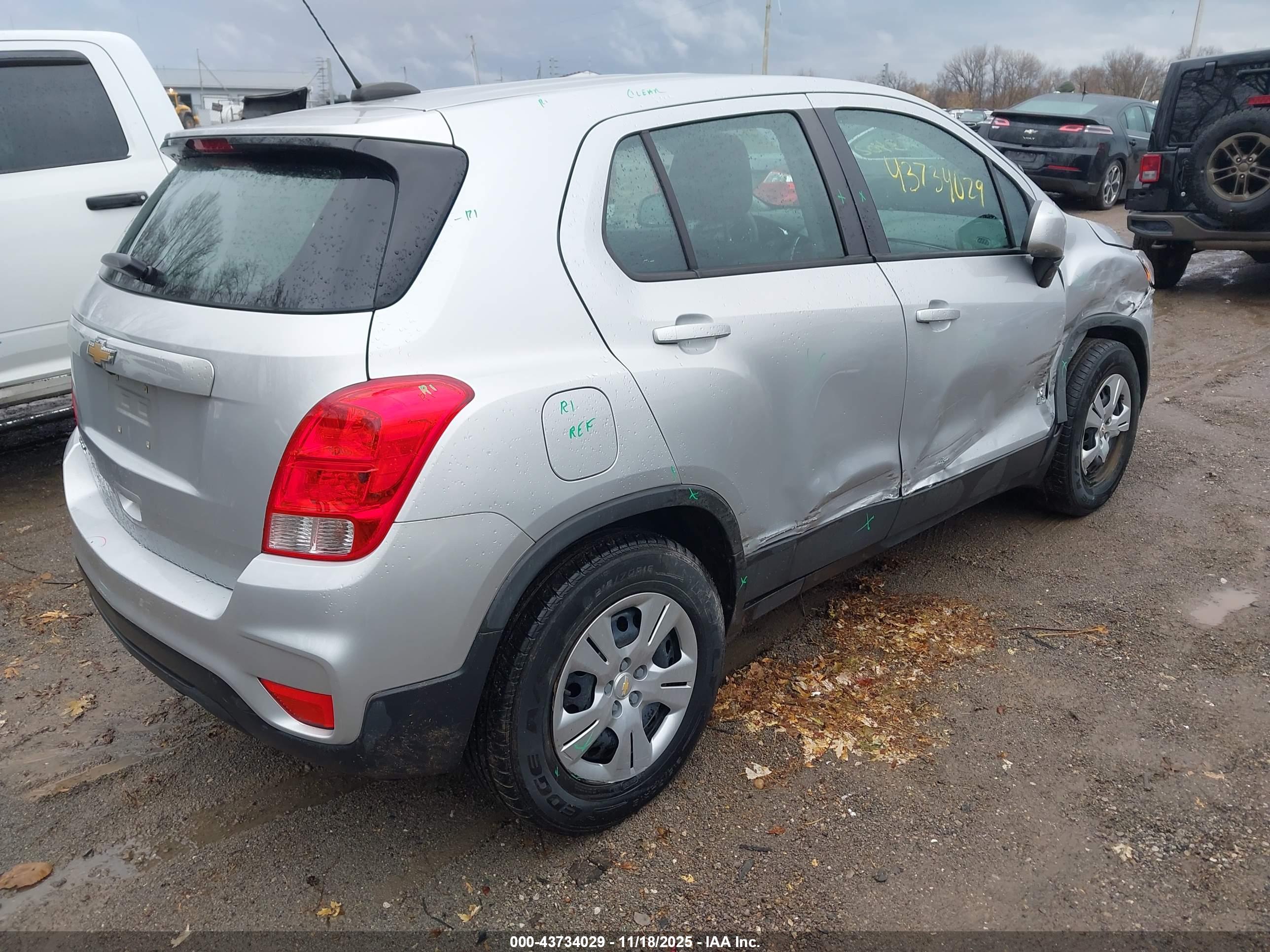 CHEVROLET TRAX image 4