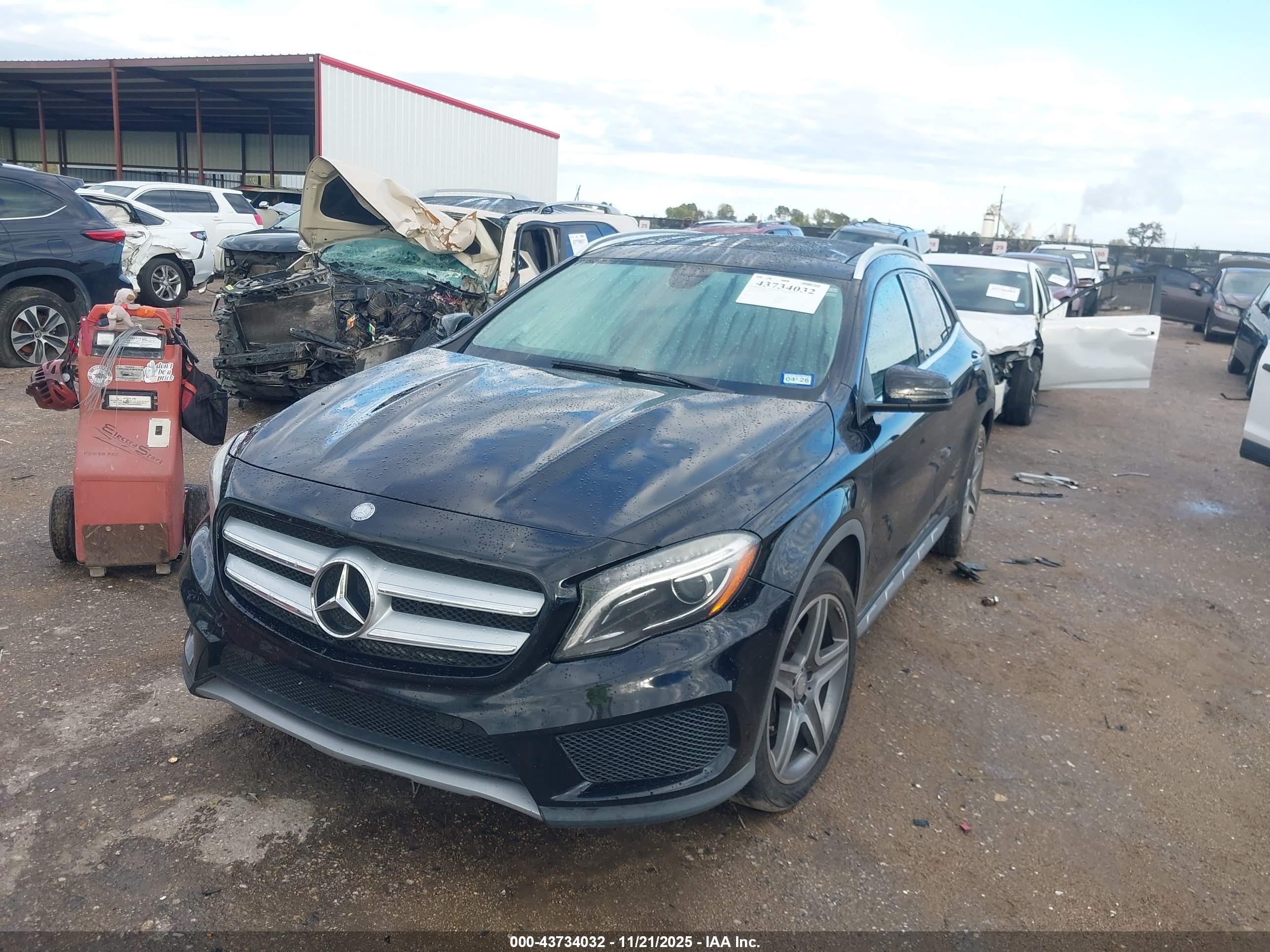 MERCEDES-BENZ GLA image 2
