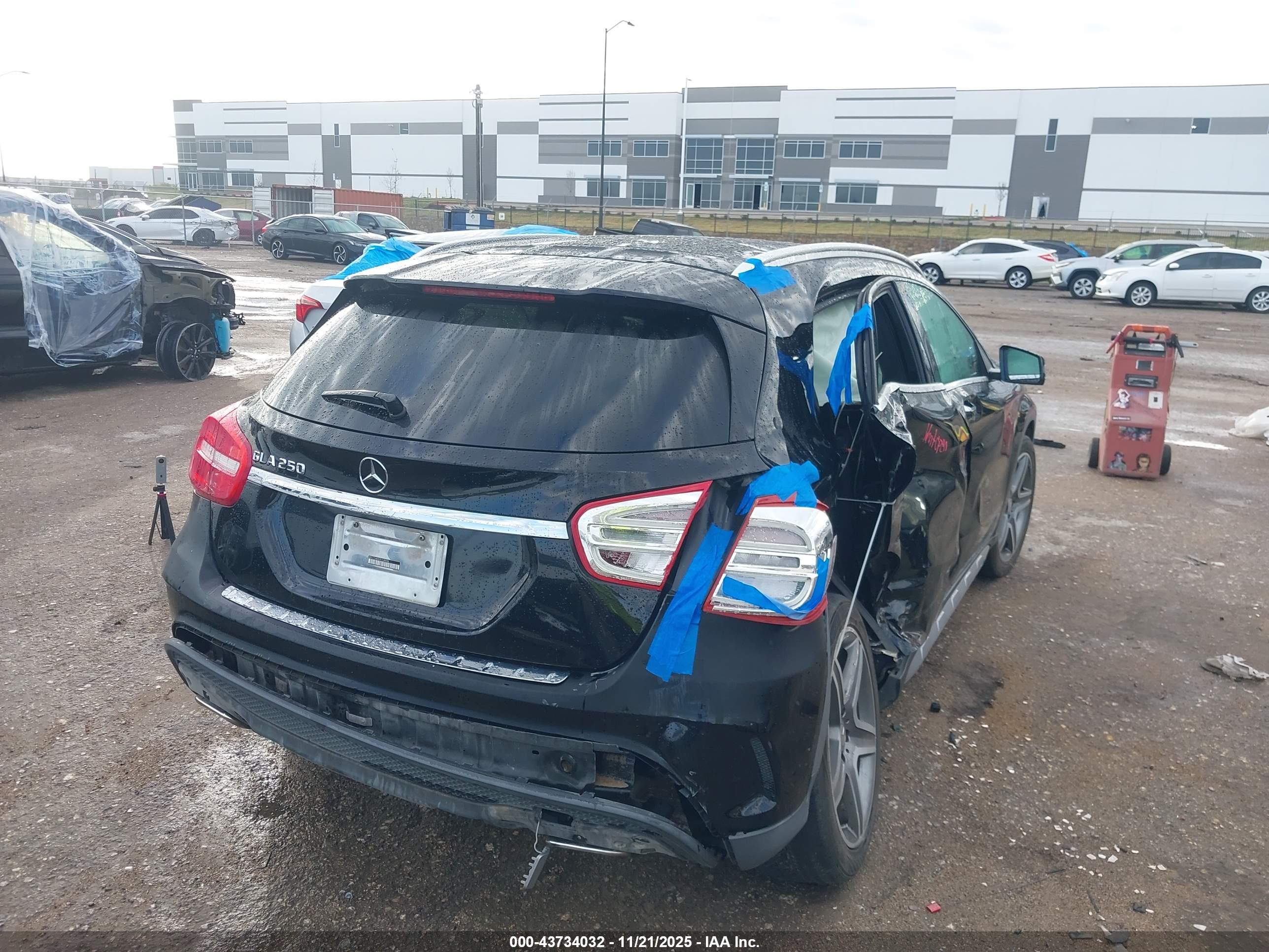 MERCEDES-BENZ GLA image 4