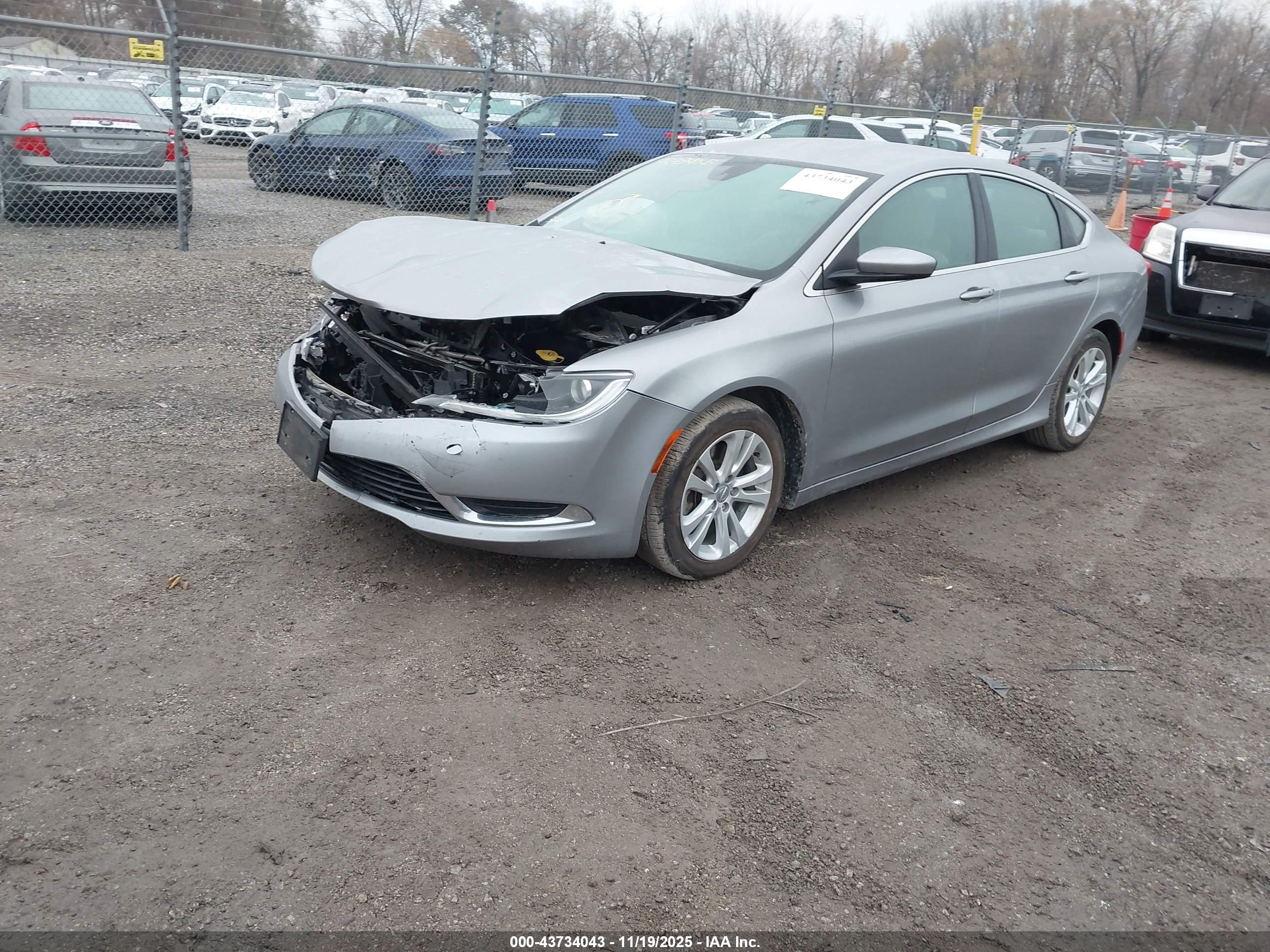 CHRYSLER 200 image 2