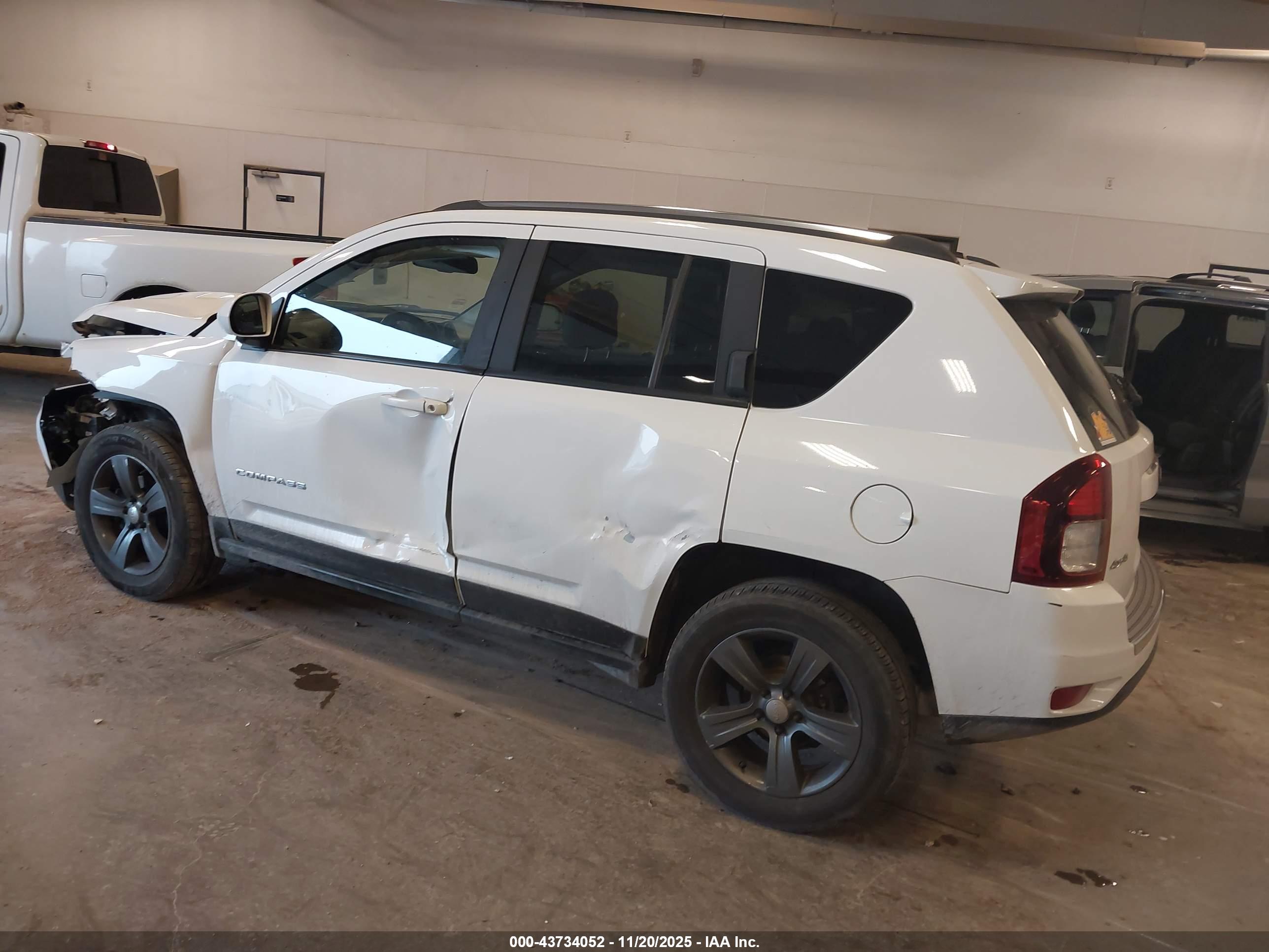 JEEP COMPASS image 3