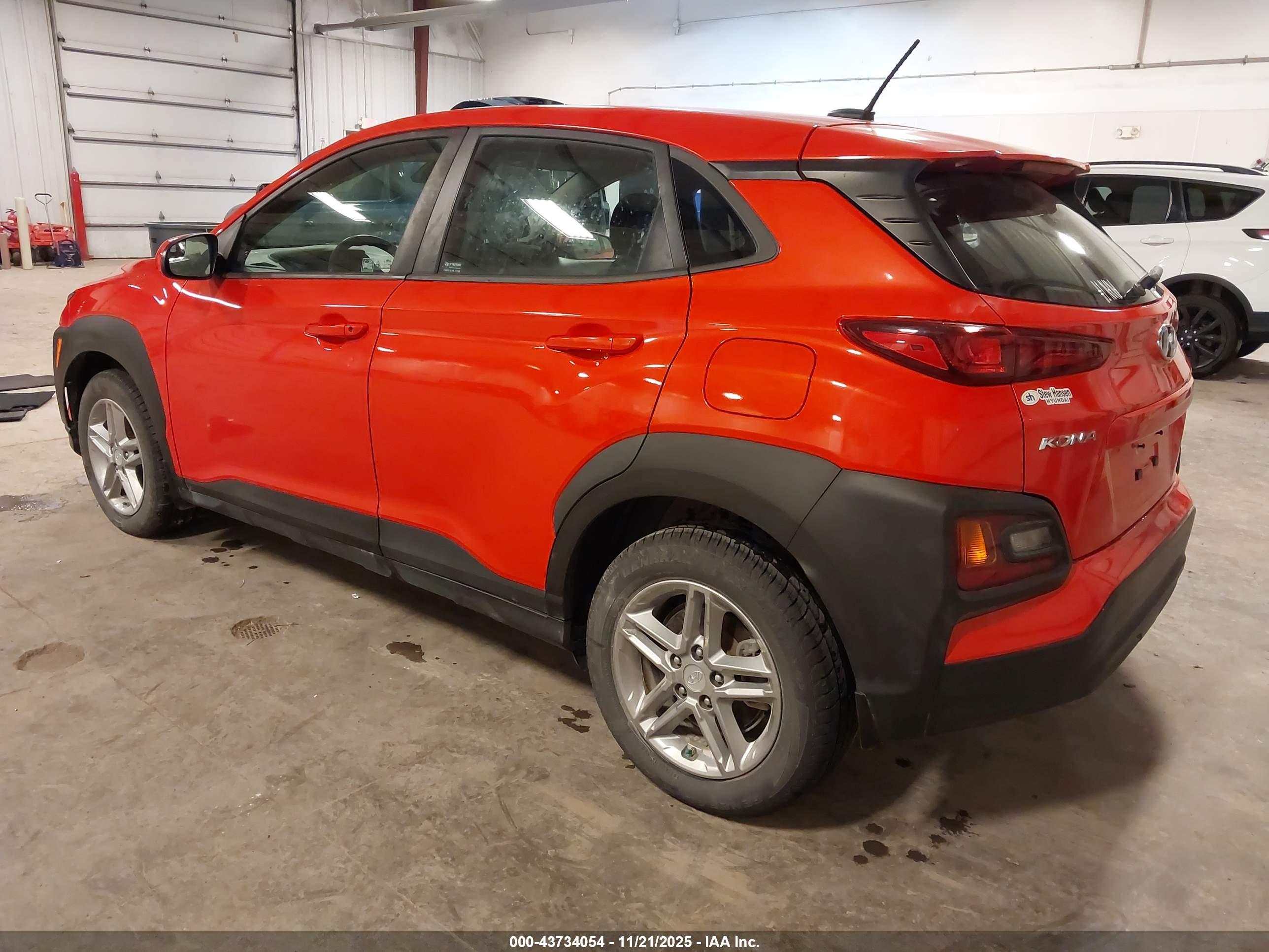 HYUNDAI KONA image 3