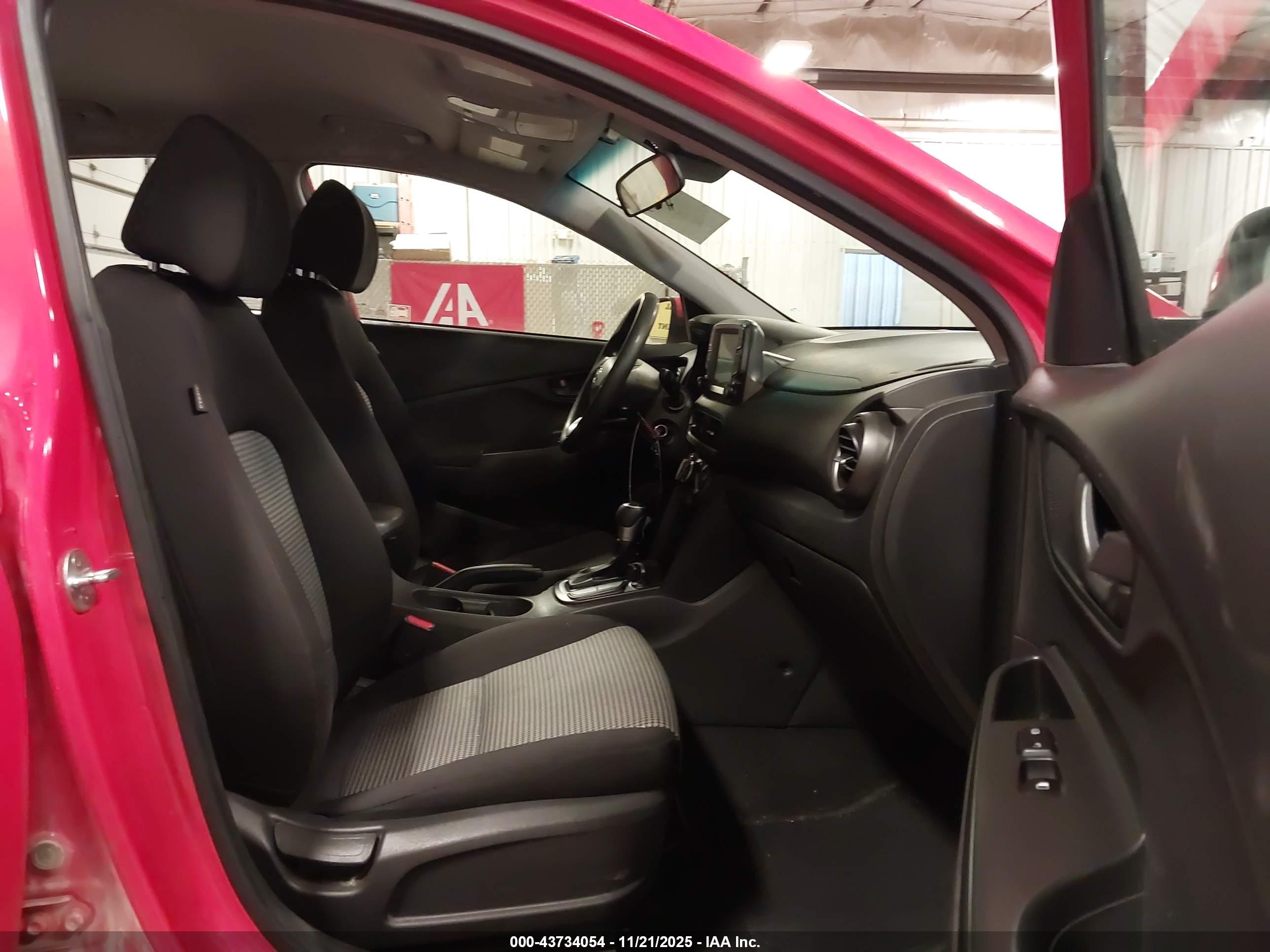 HYUNDAI KONA image 5
