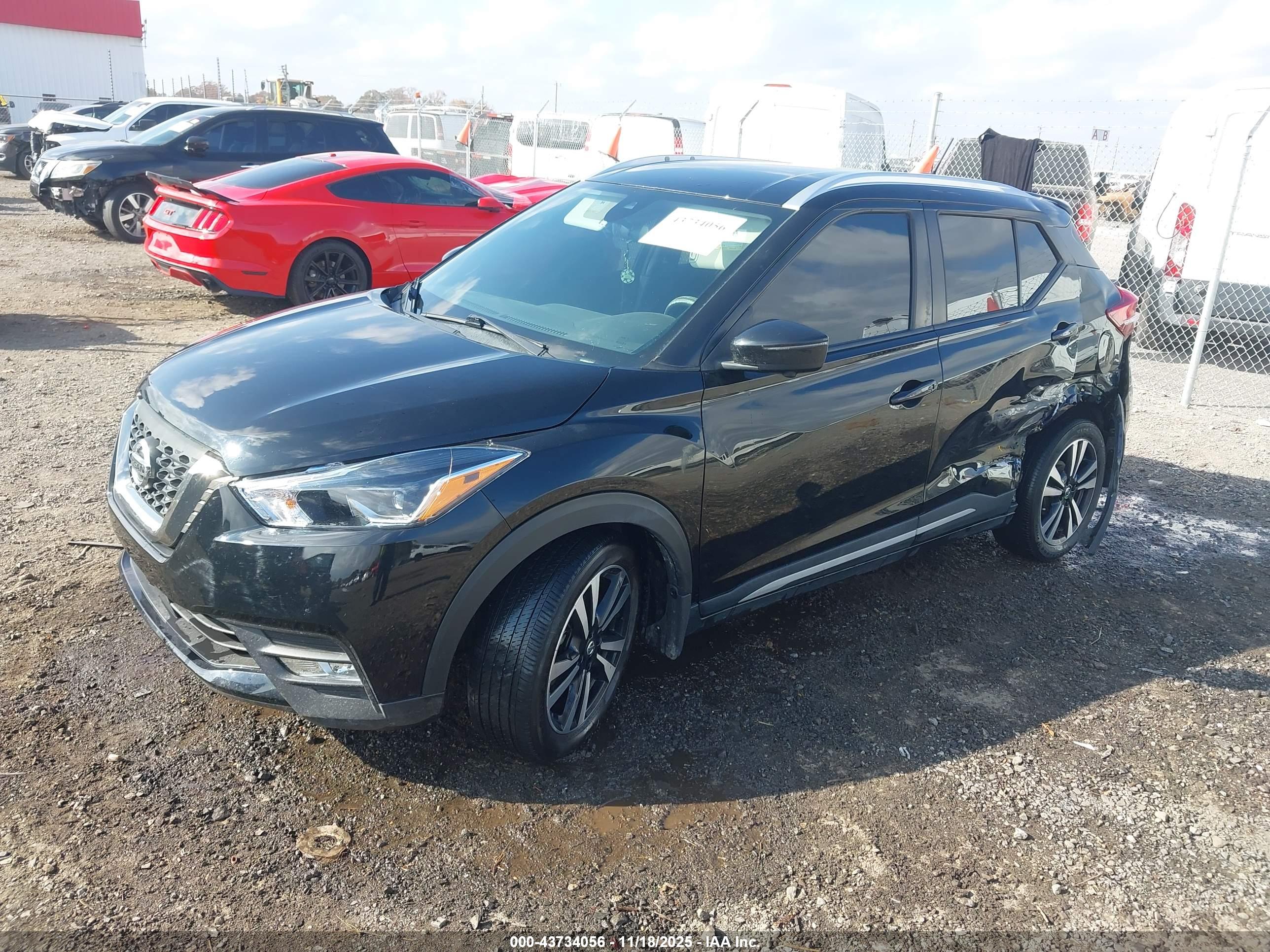 NISSAN KICKS image 2
