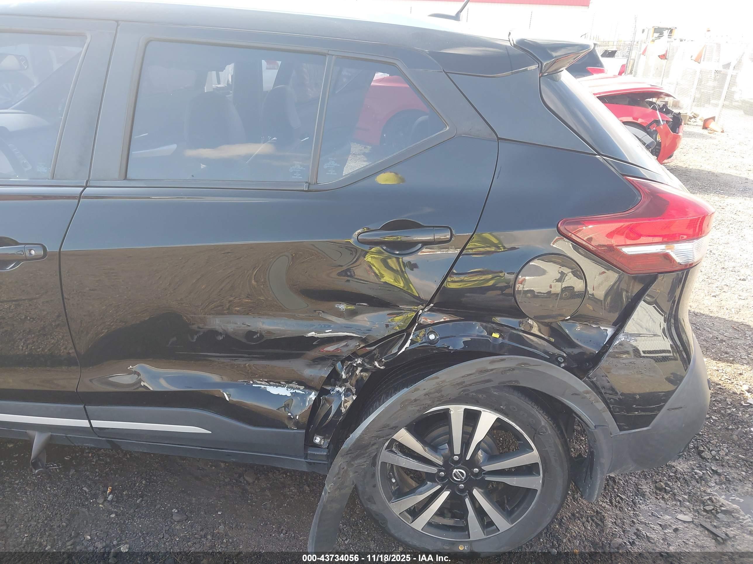 NISSAN KICKS image 6