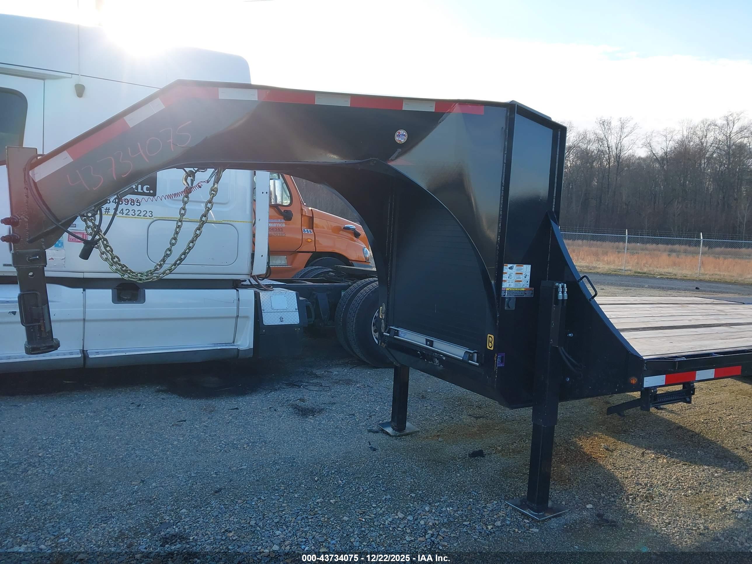 BELMONT 32' image 8