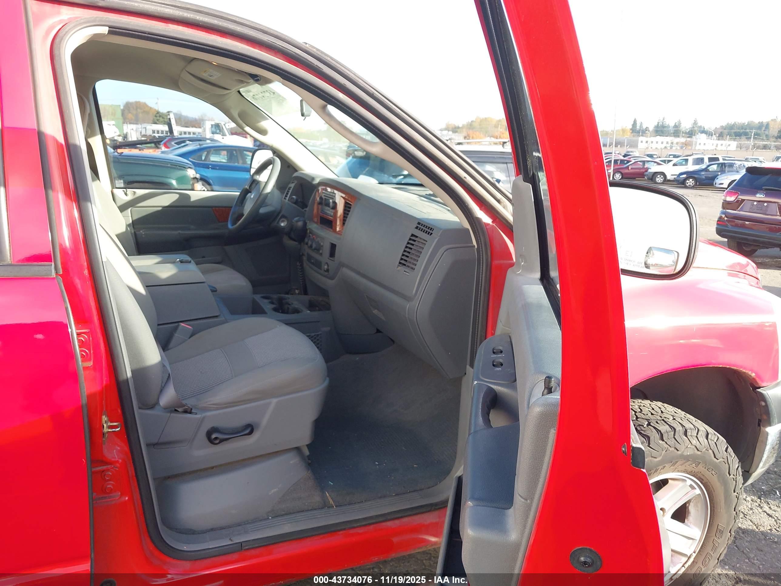 DODGE RAM image 5