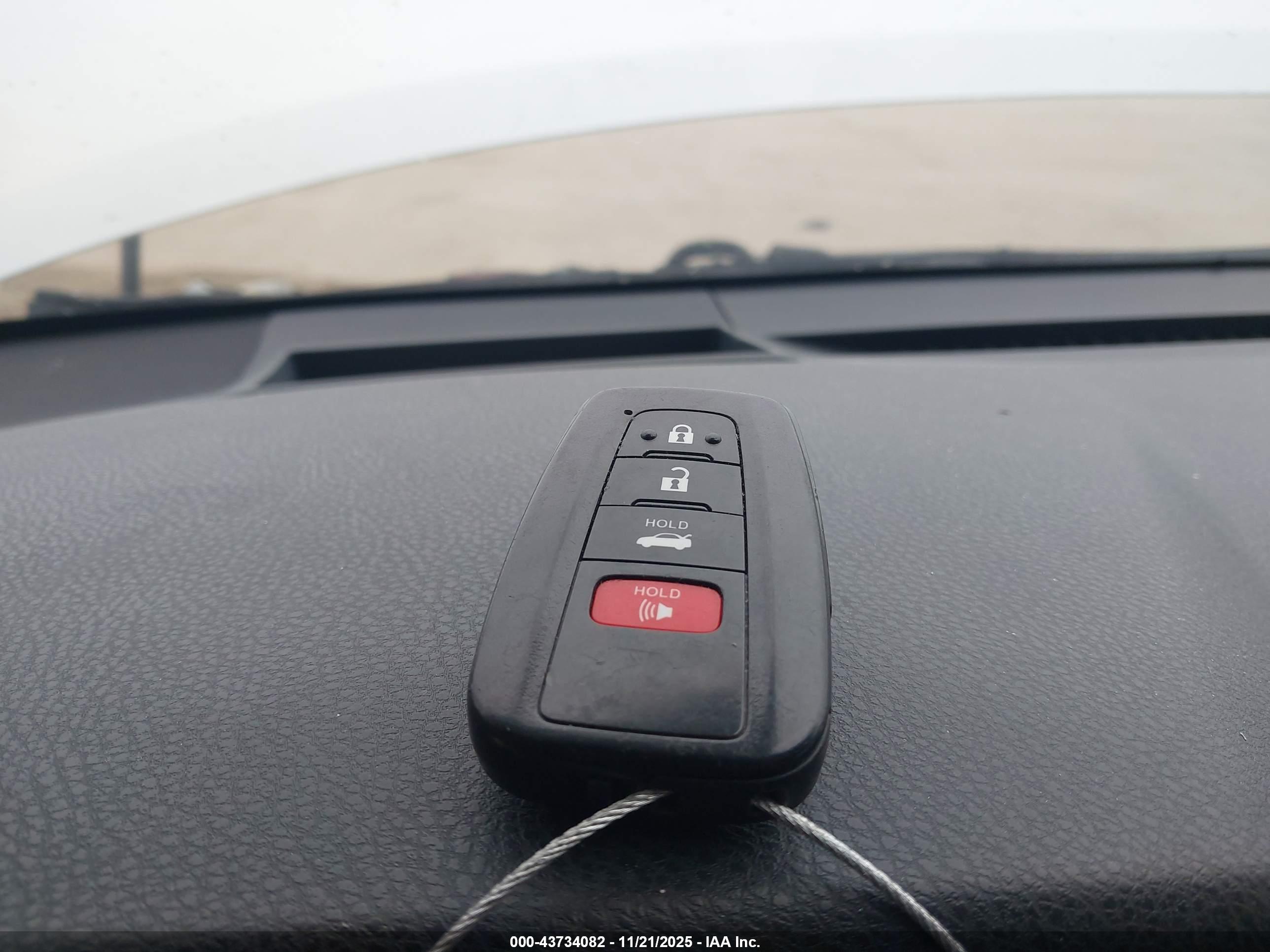TOYOTA CAMRY image 11