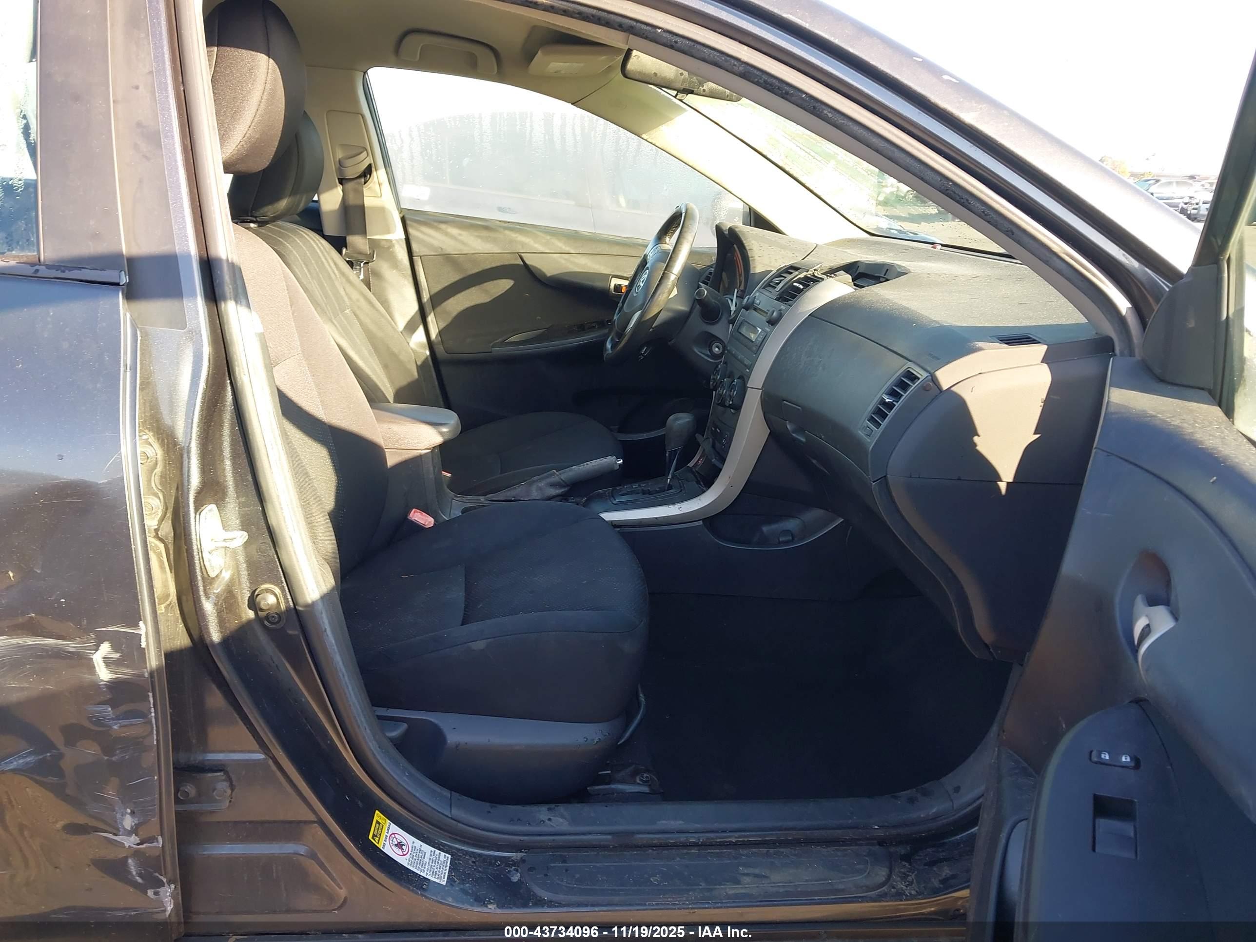 TOYOTA COROLLA image 5