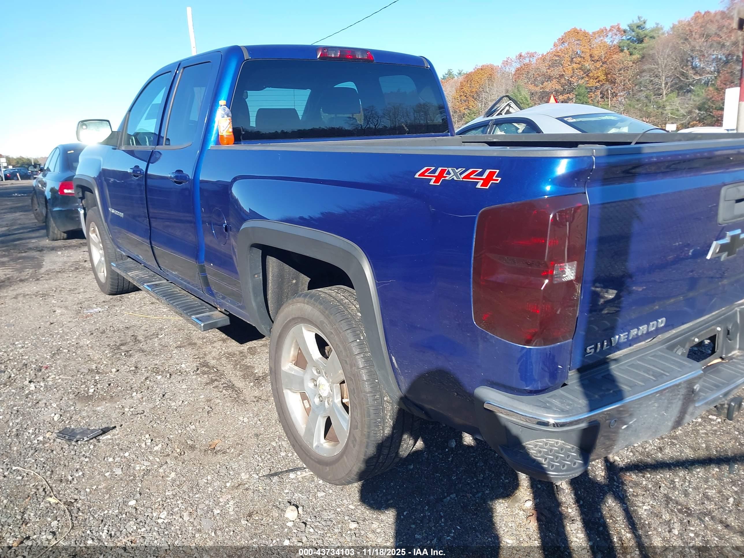 CHEVROLET SILVERADO image 3