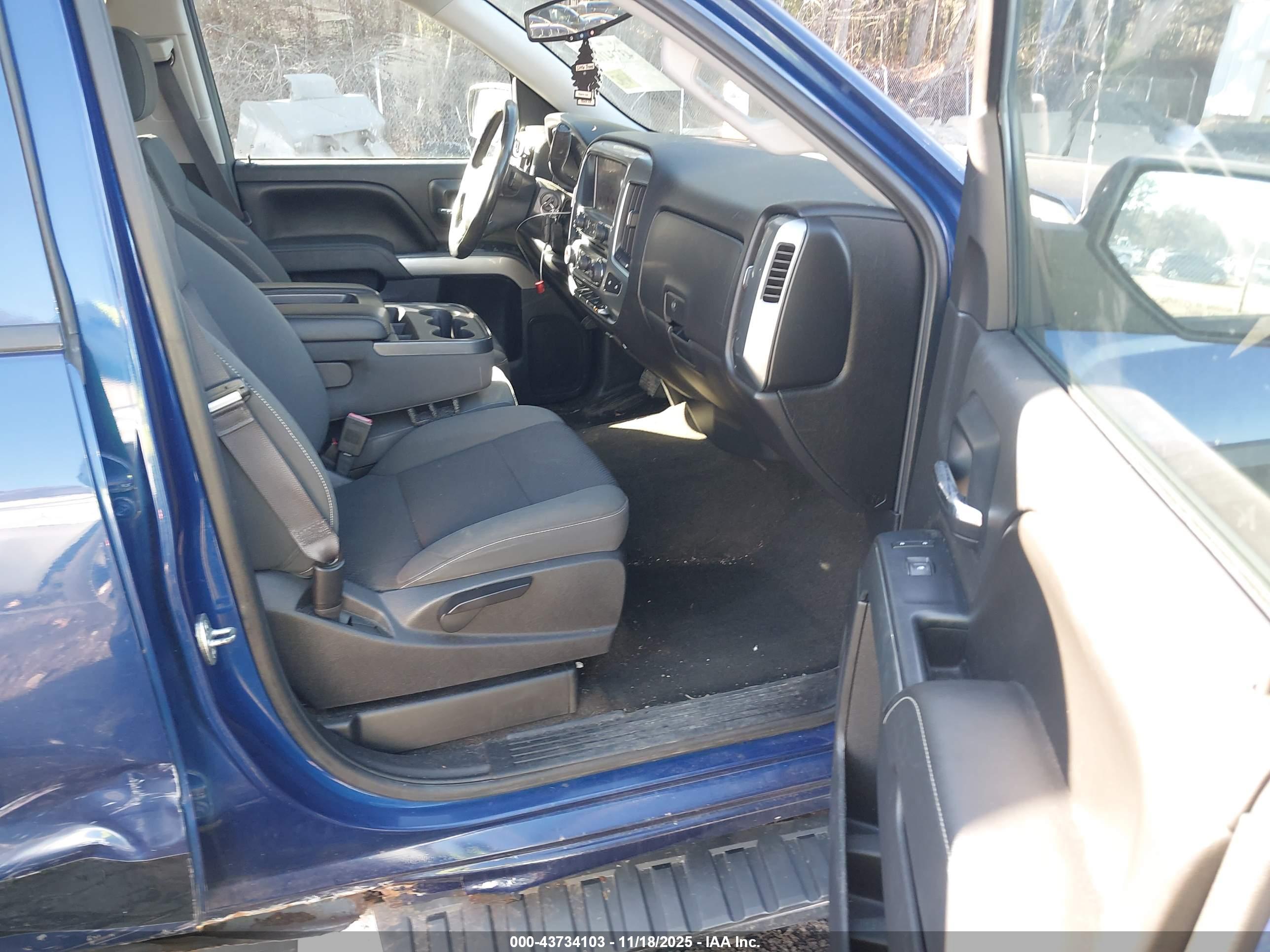 CHEVROLET SILVERADO image 5