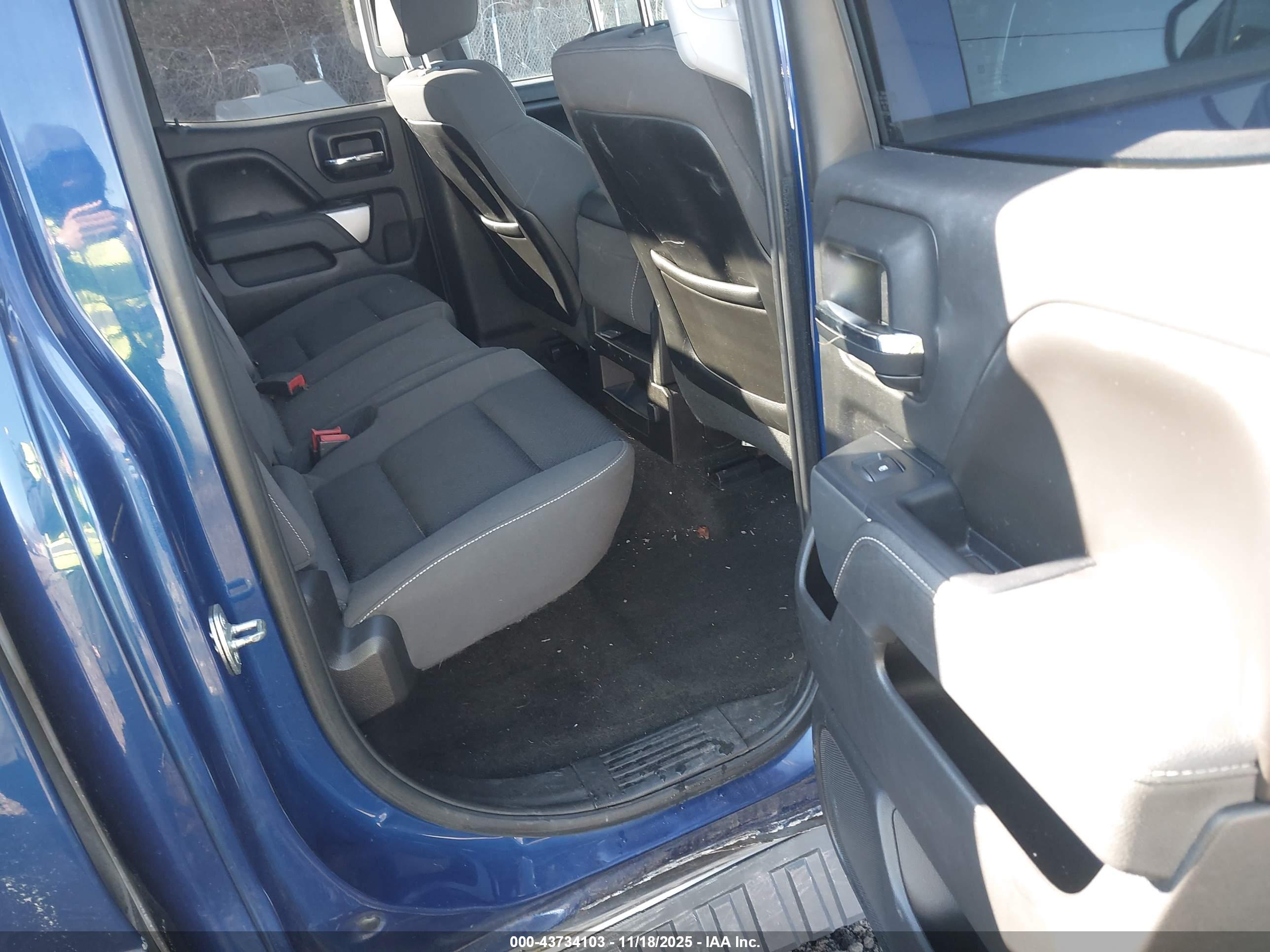 CHEVROLET SILVERADO image 8