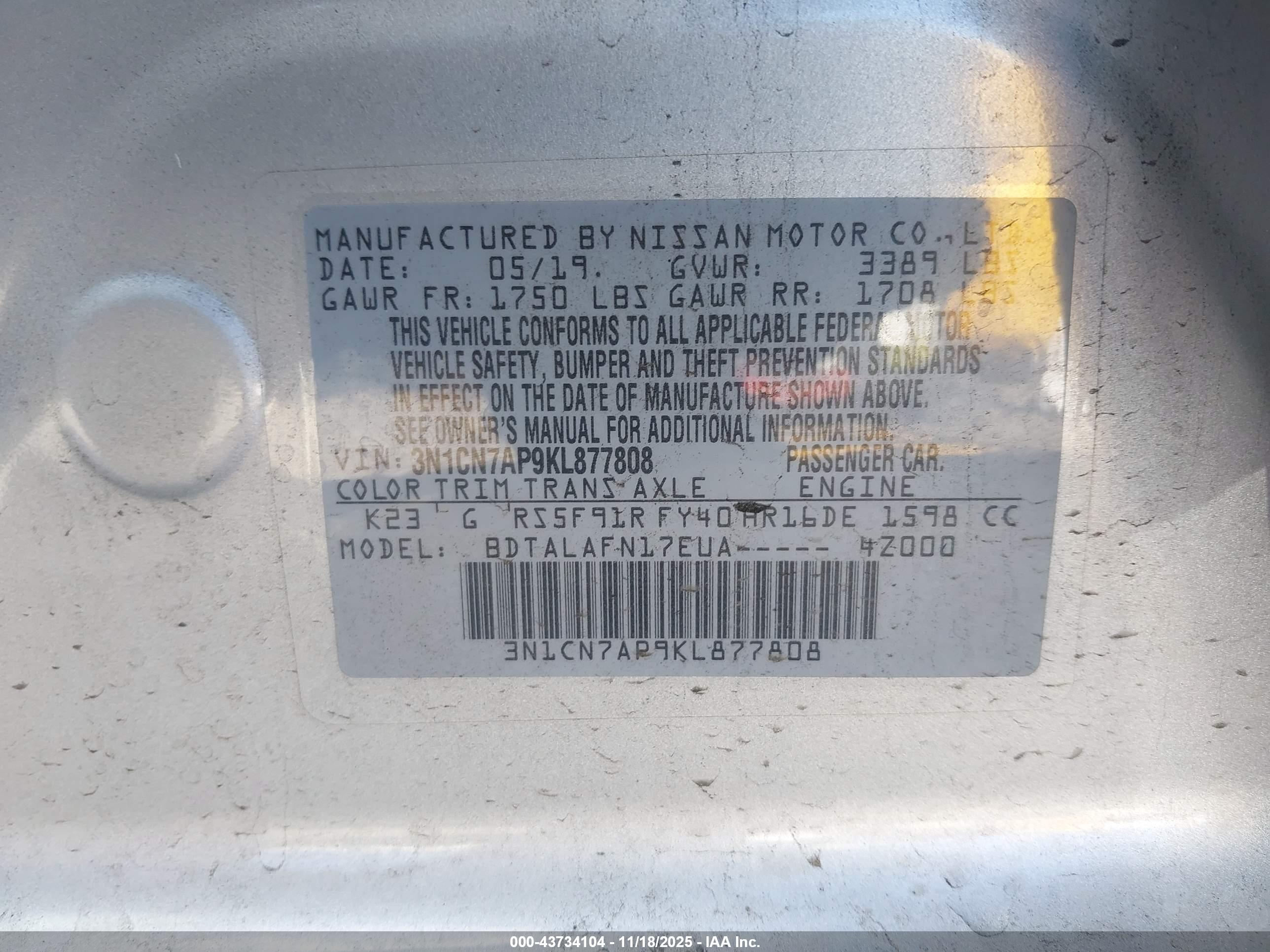 NISSAN VERSA image 9