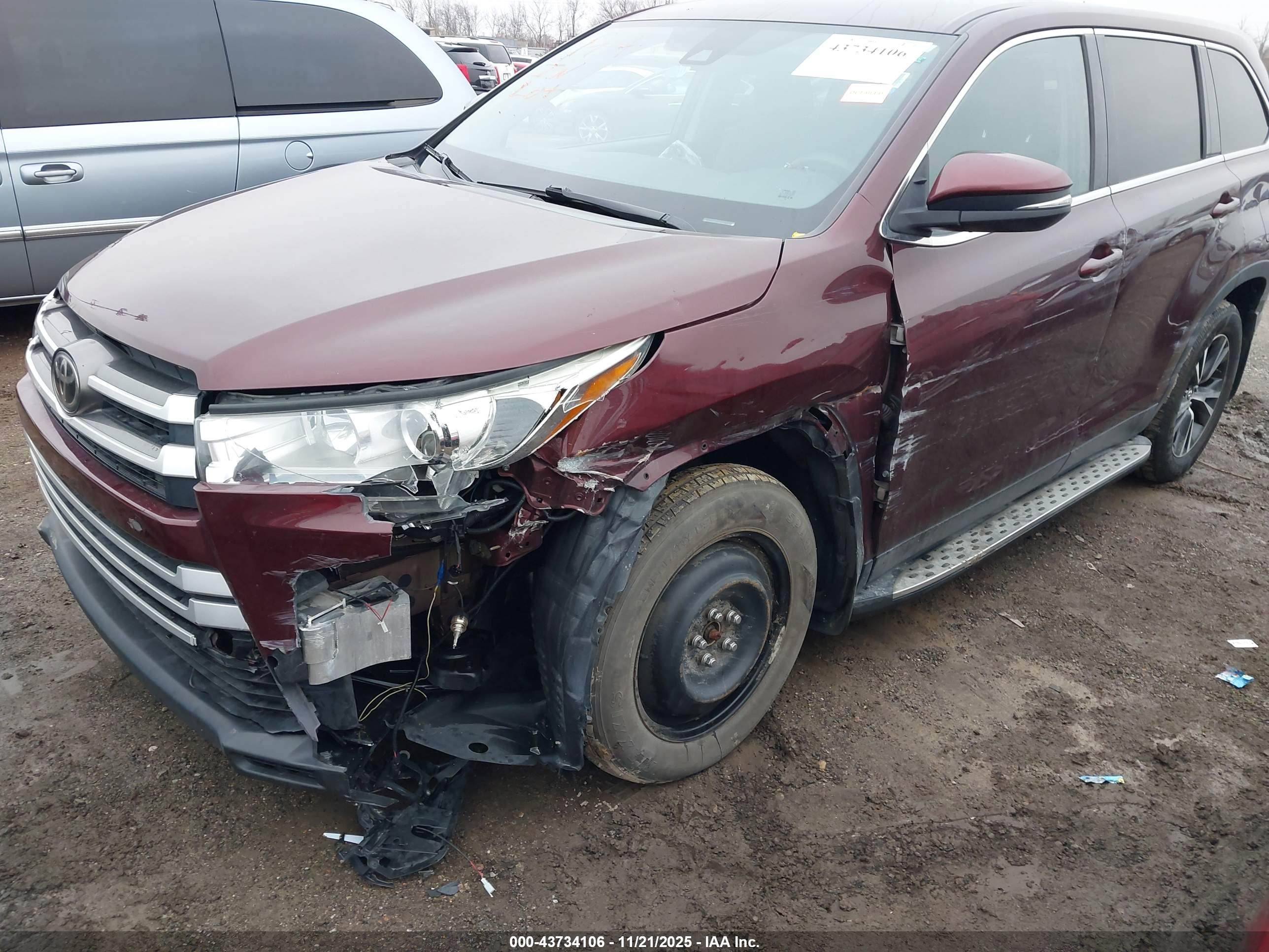 TOYOTA HIGHLANDER image 6