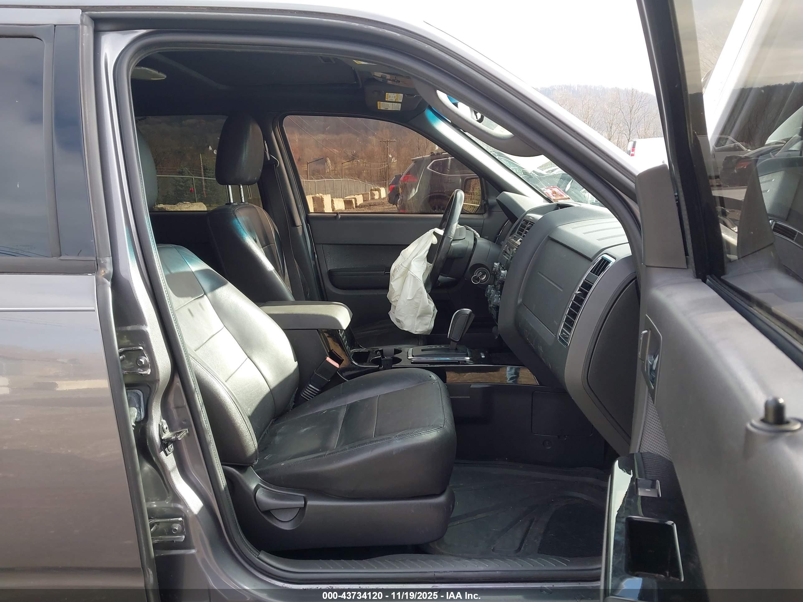 FORD ESCAPE image 5