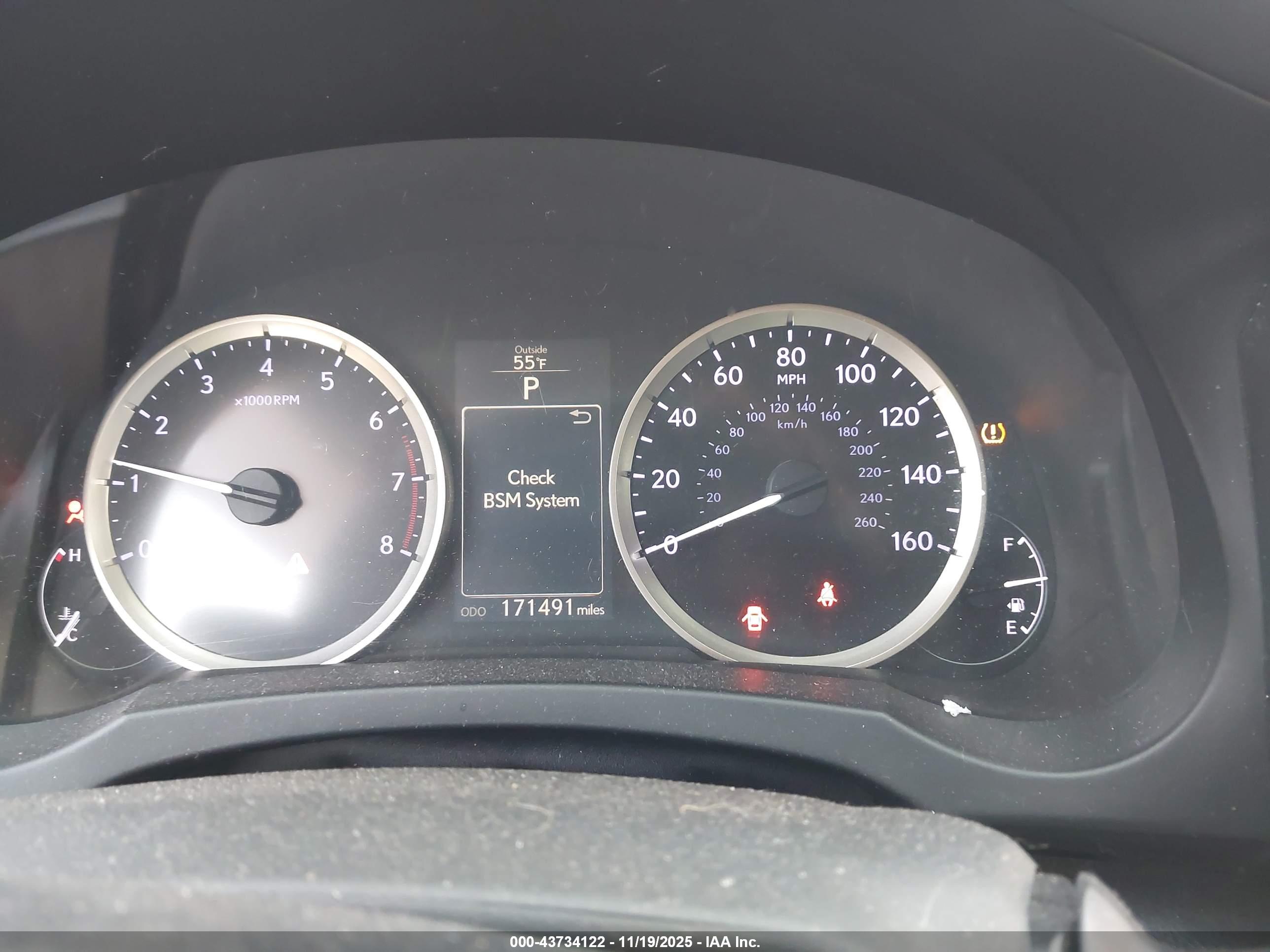 LEXUS IS image 7