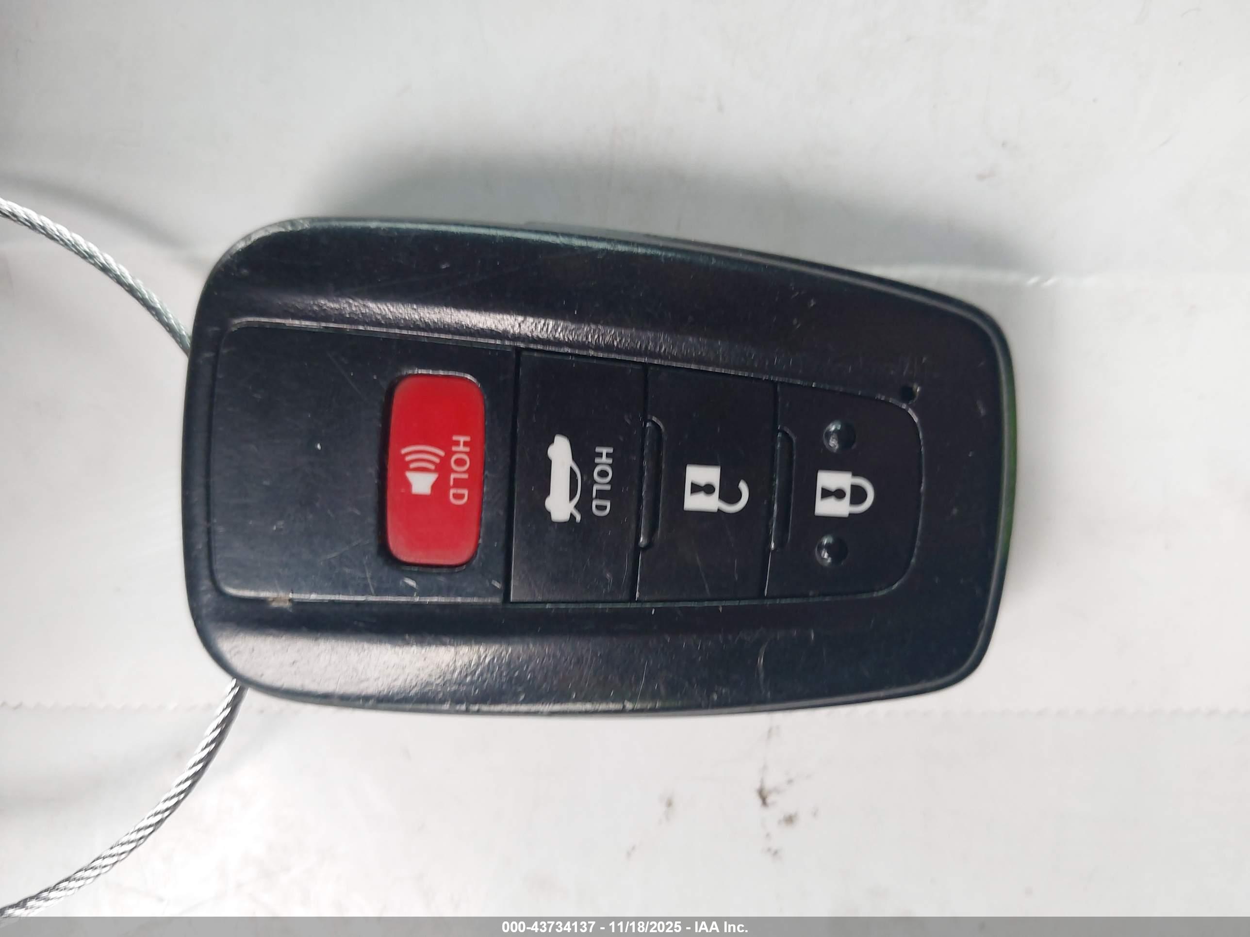 TOYOTA CAMRY image 11
