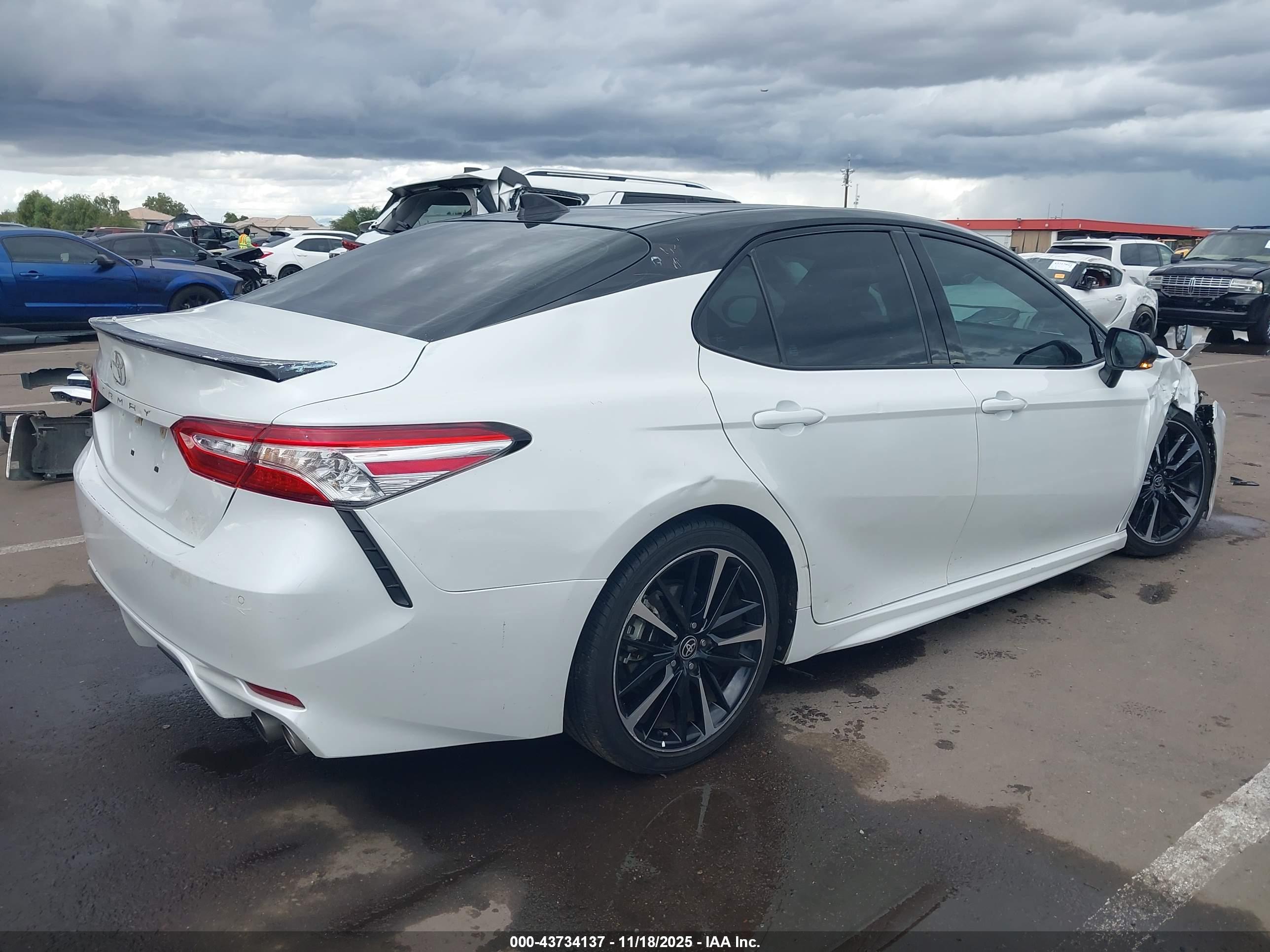 TOYOTA CAMRY image 4