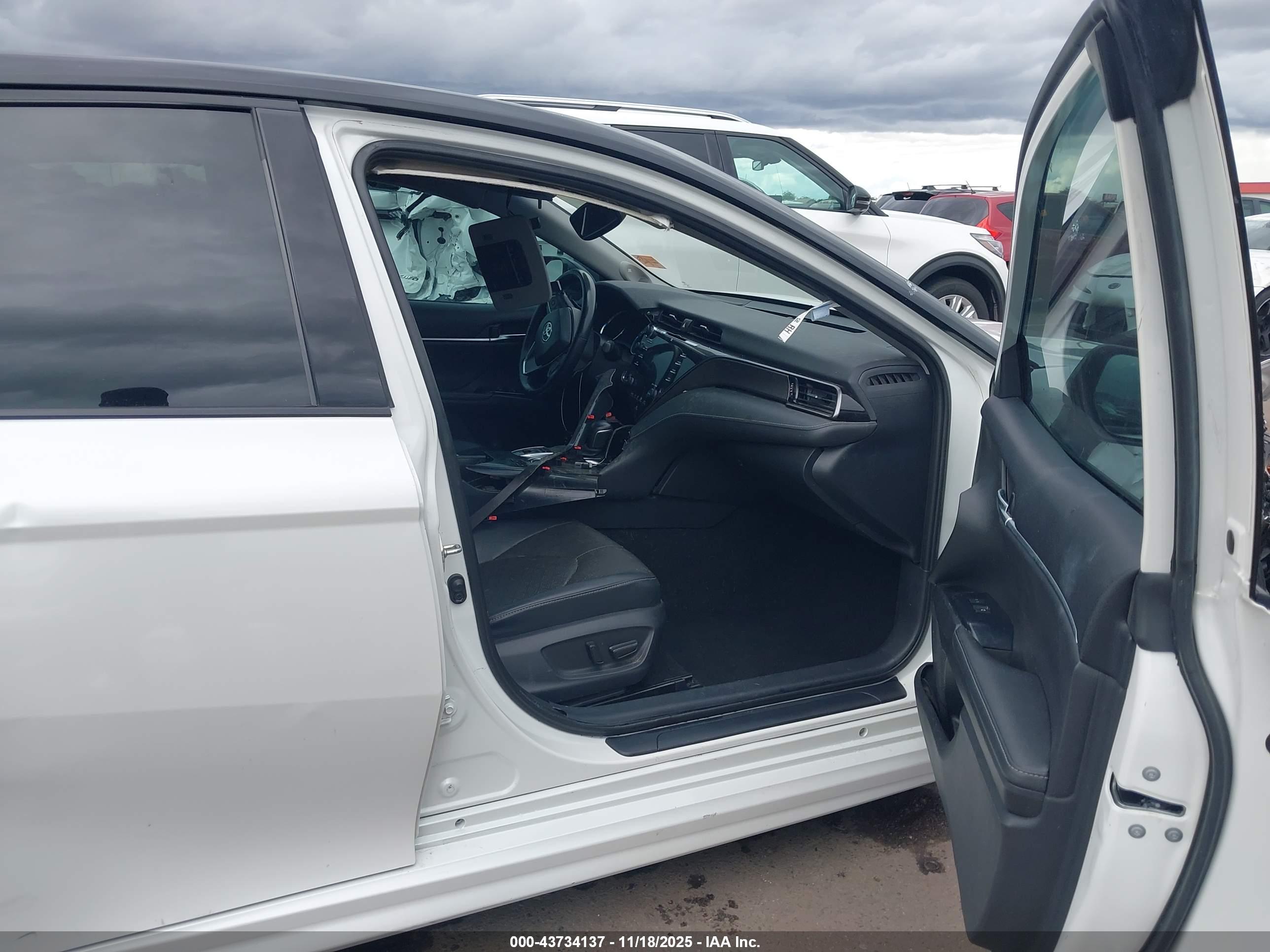 TOYOTA CAMRY image 5