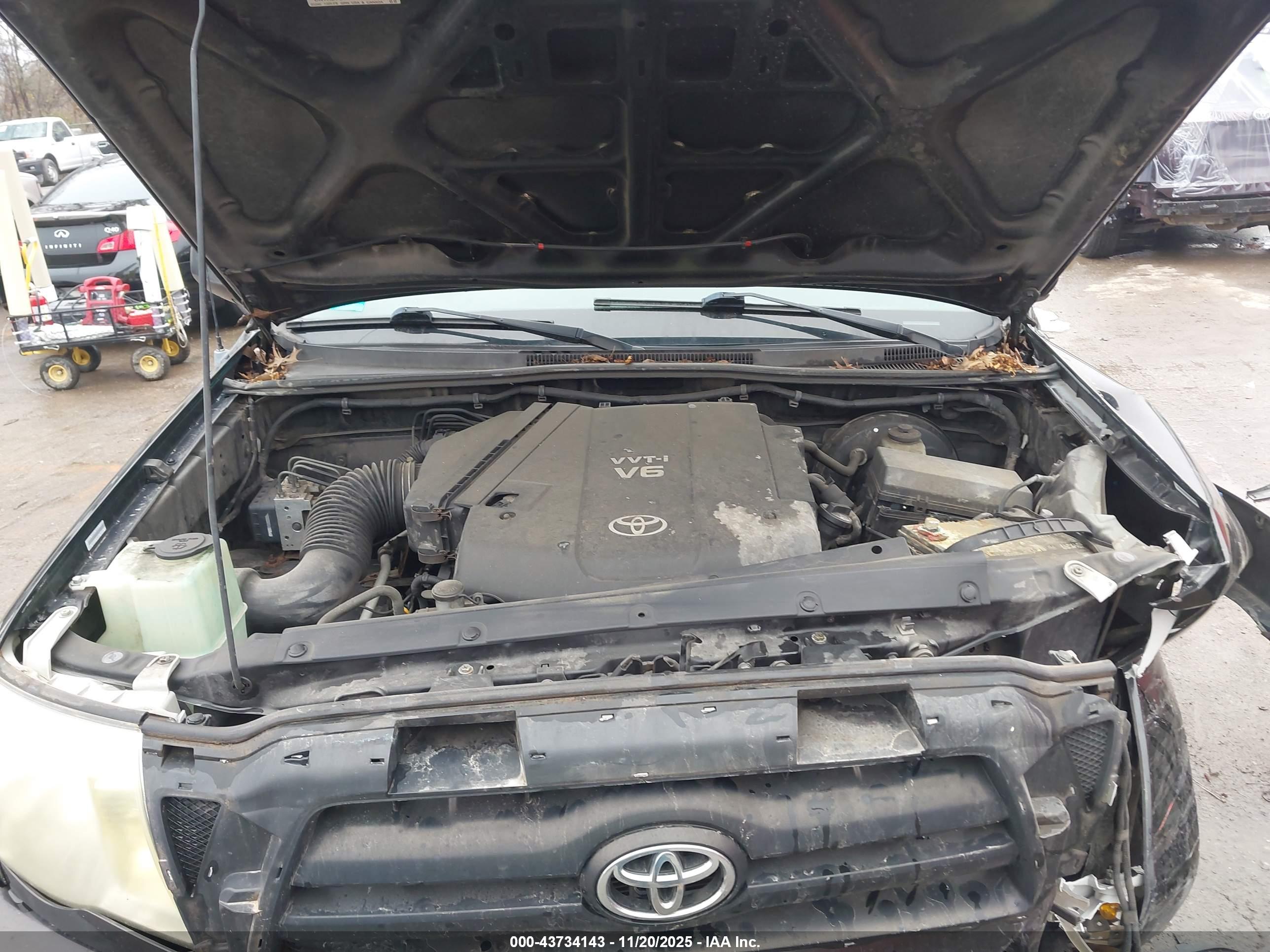 TOYOTA TACOMA image 10