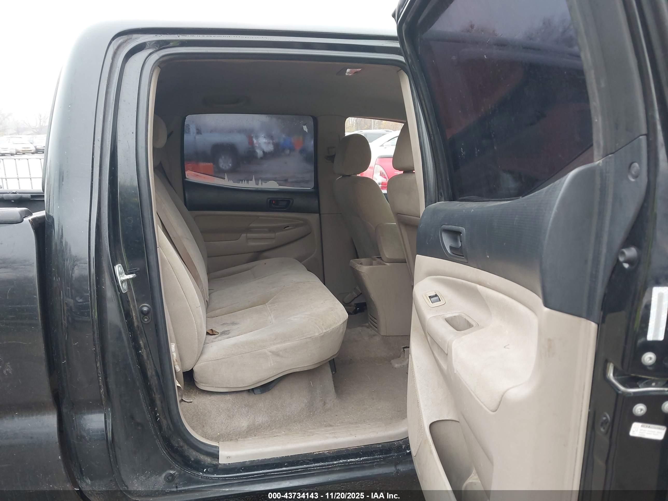 TOYOTA TACOMA image 8