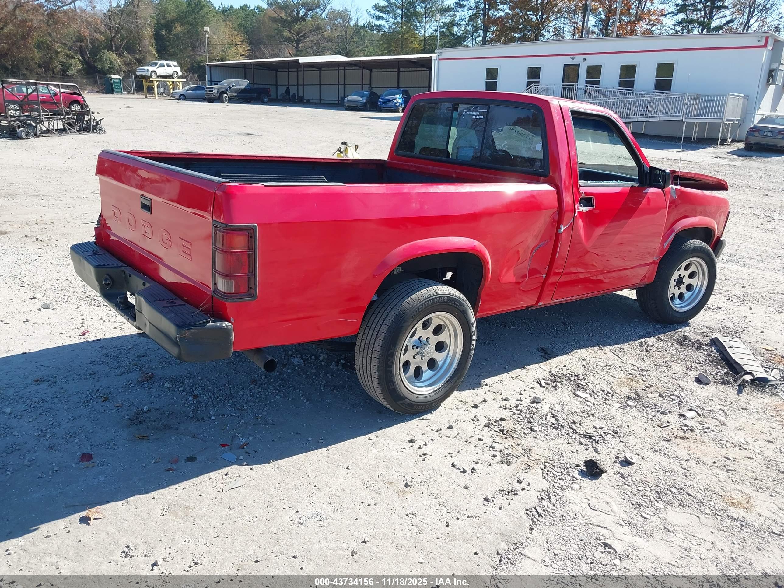DODGE DAKOTA image 4