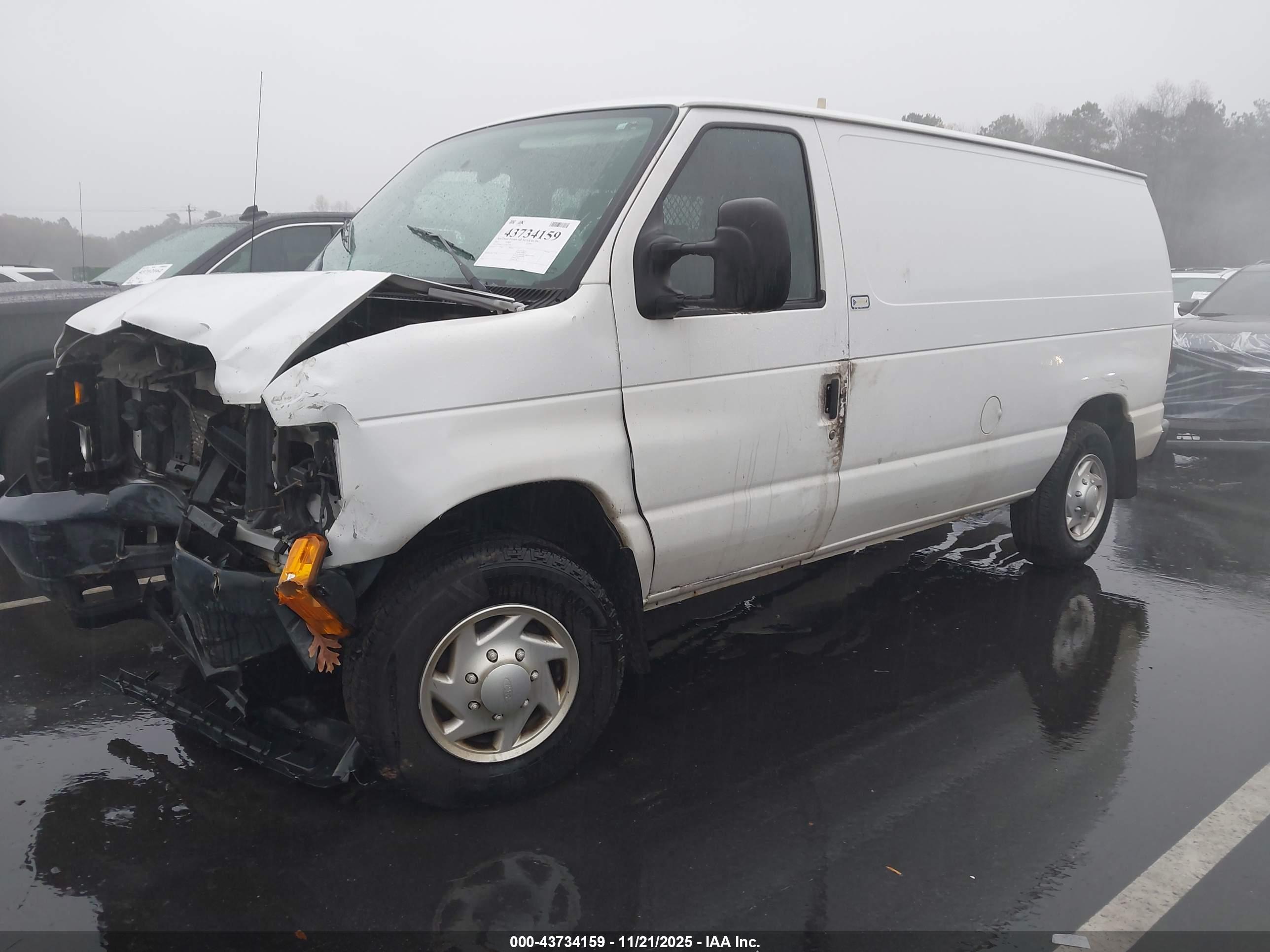 FORD E-250 image 2