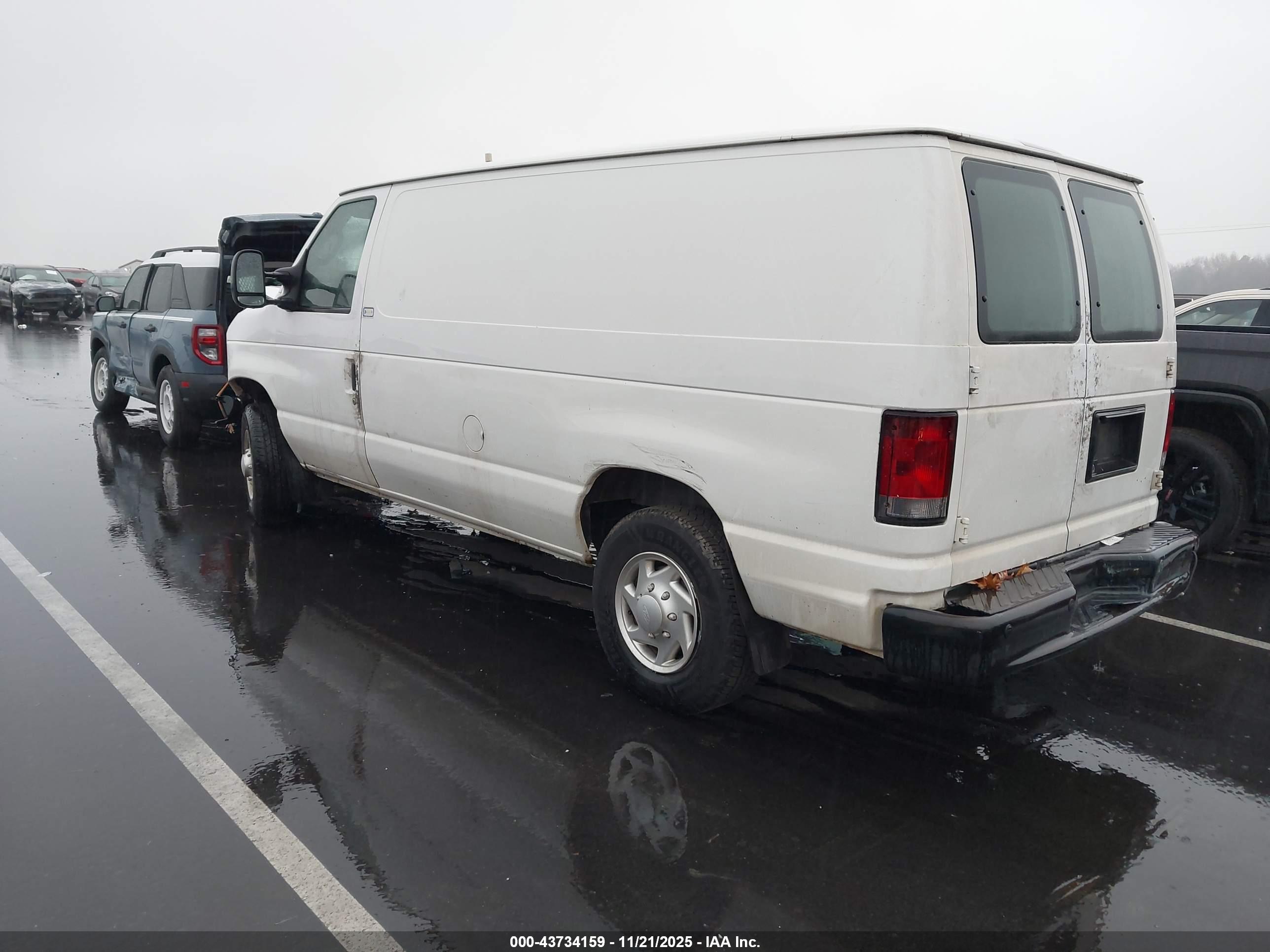 FORD E-250 image 3