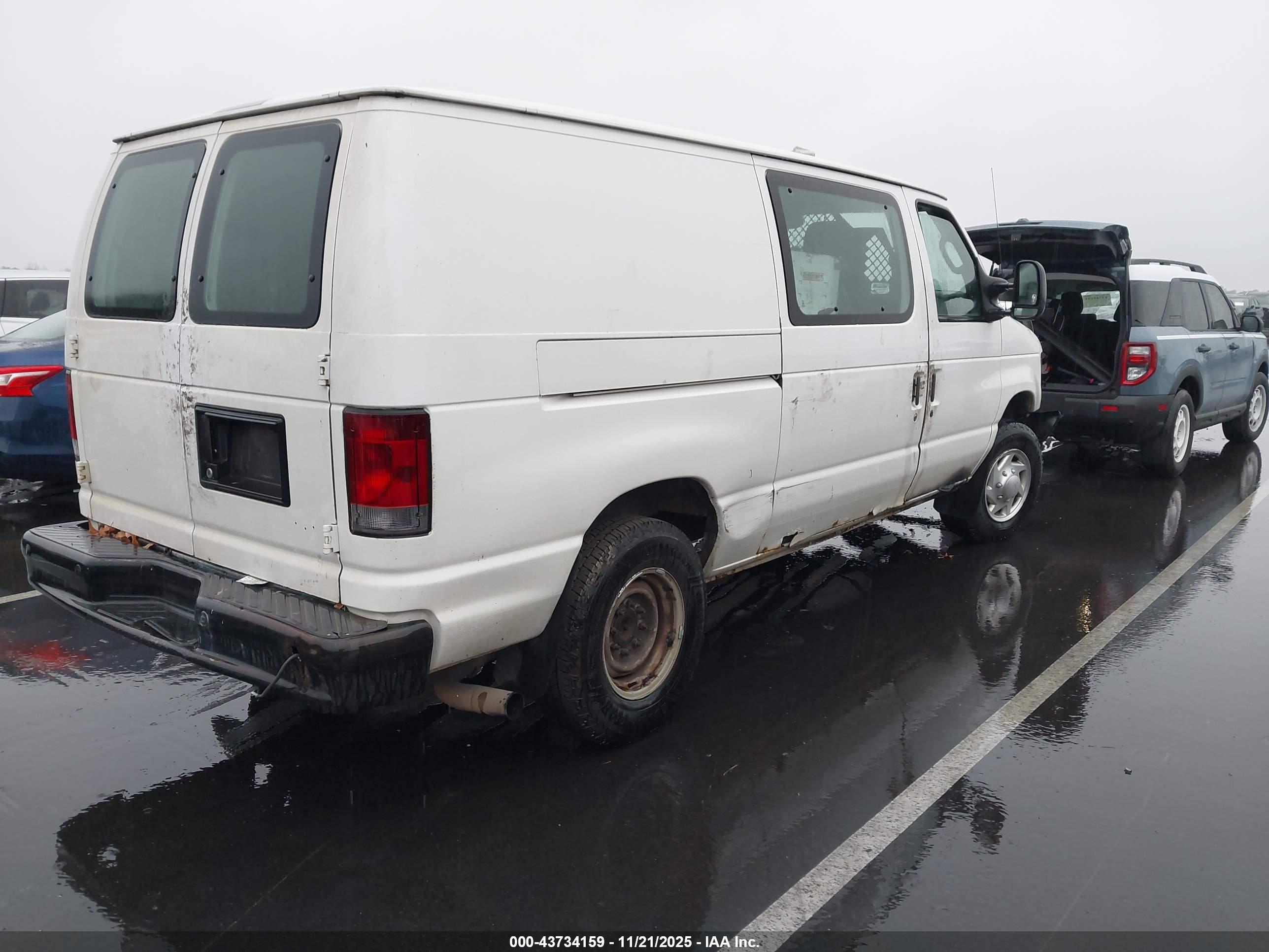 FORD E-250 image 4