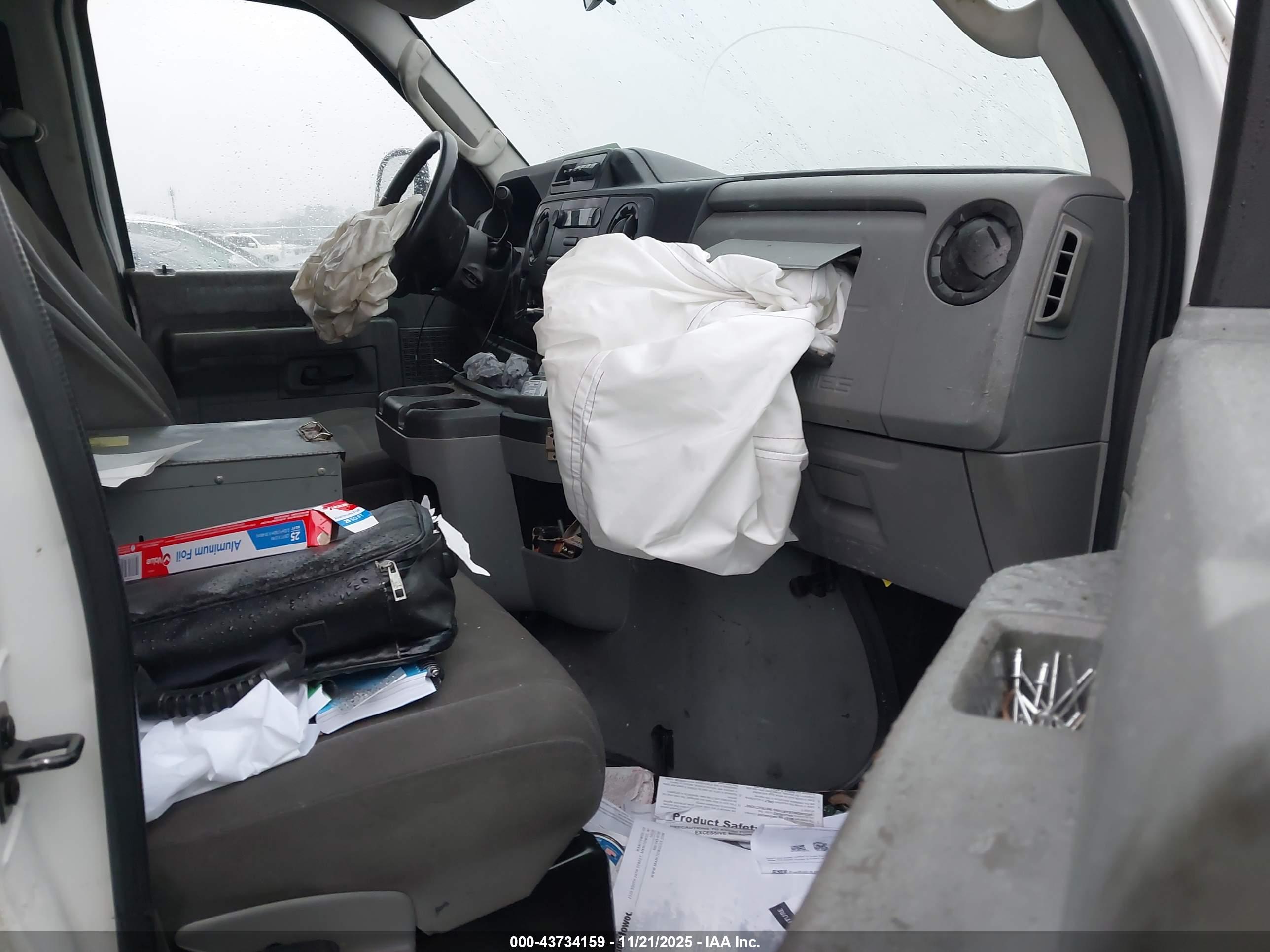 FORD E-250 image 5