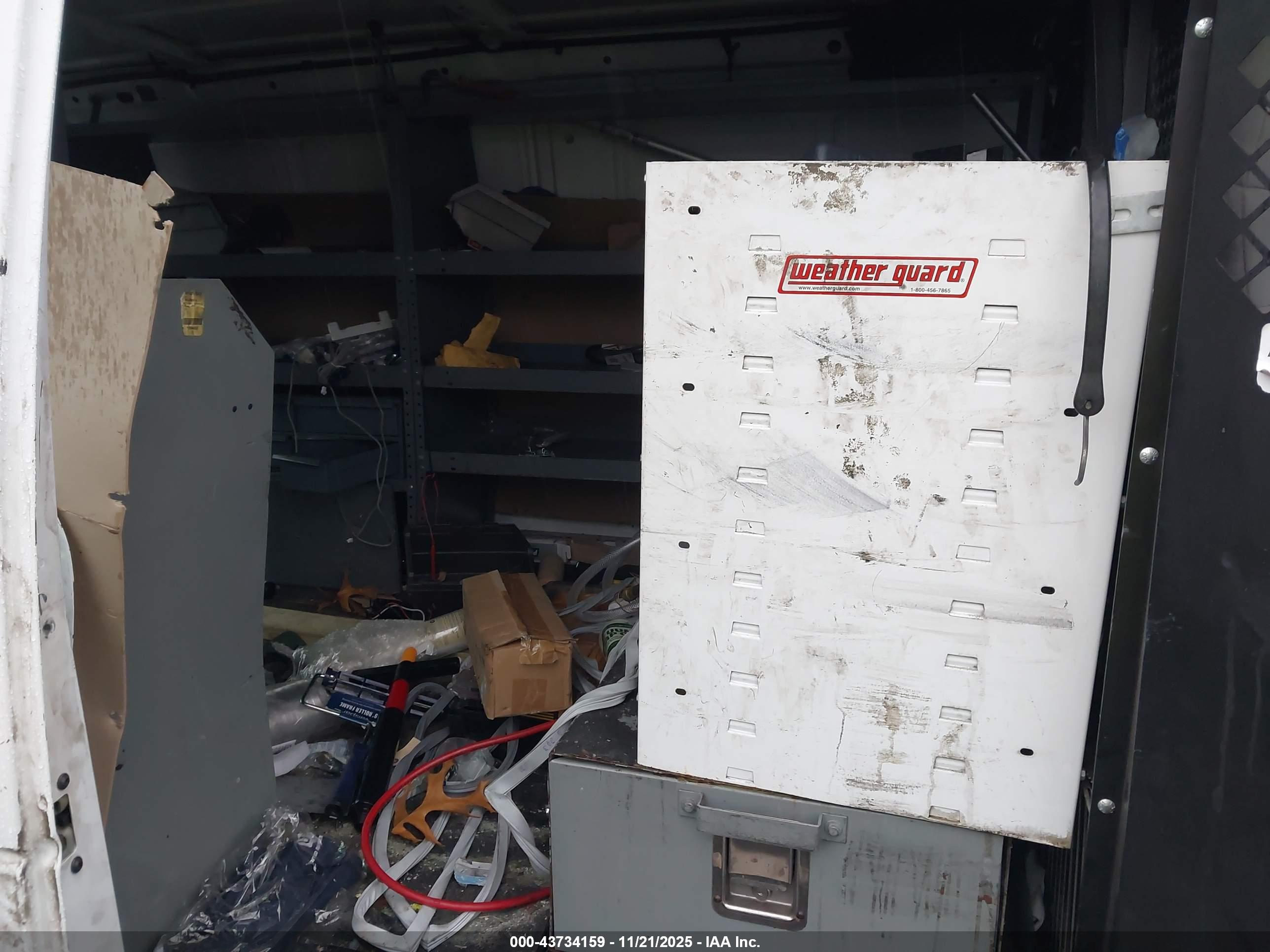 FORD E-250 image 8