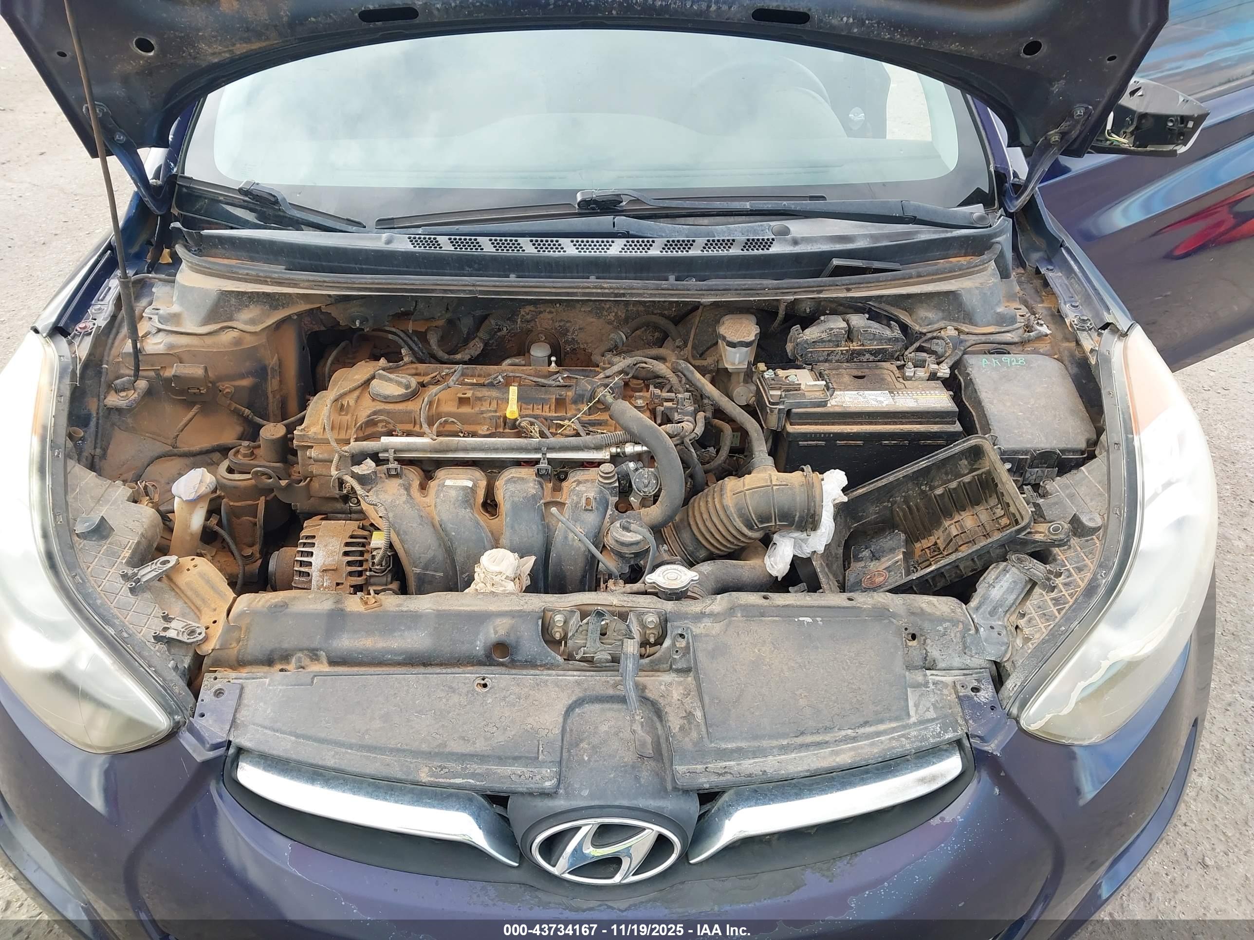 HYUNDAI ELANTRA image 10