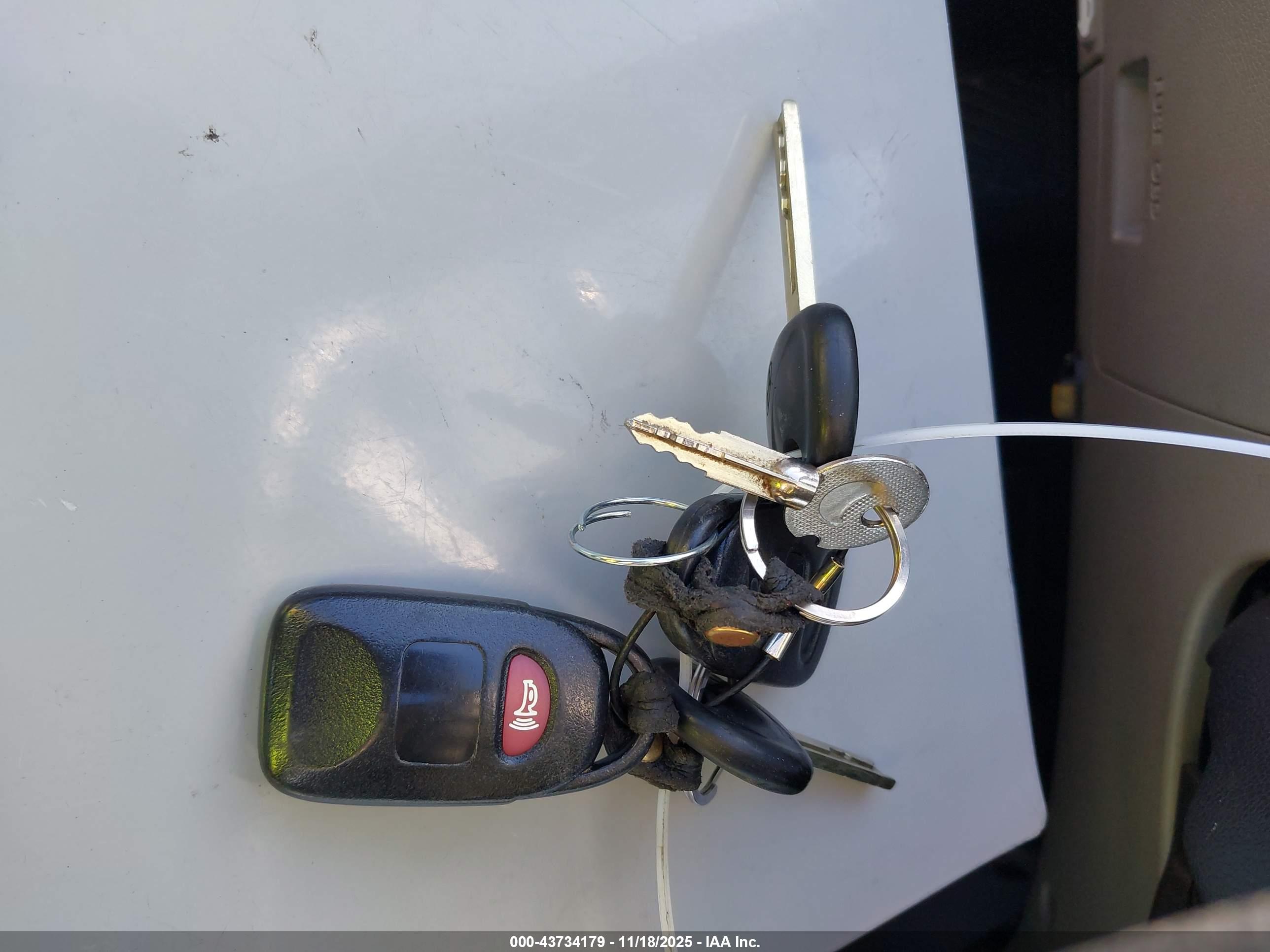 HYUNDAI ACCENT image 11