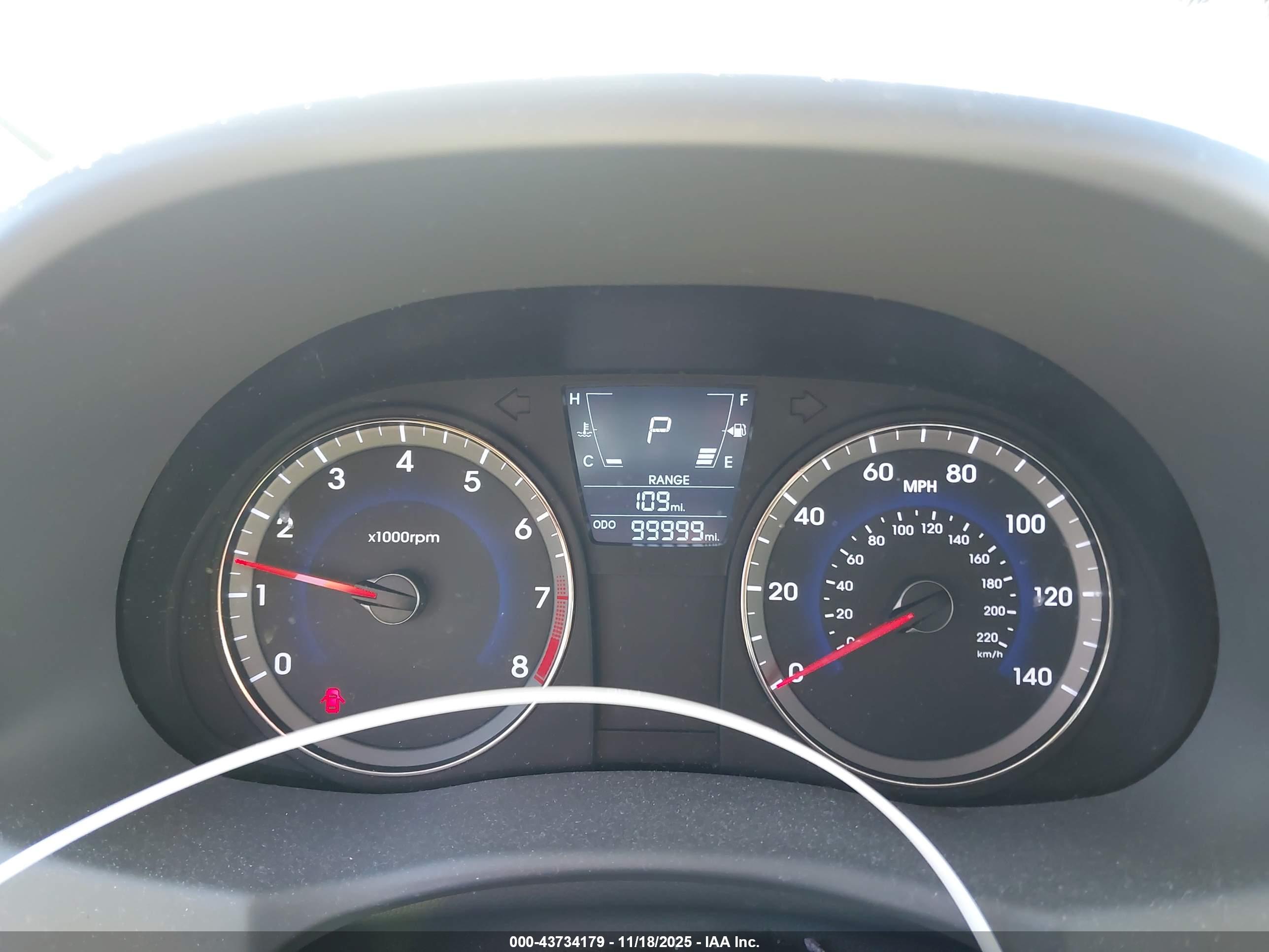 HYUNDAI ACCENT image 7