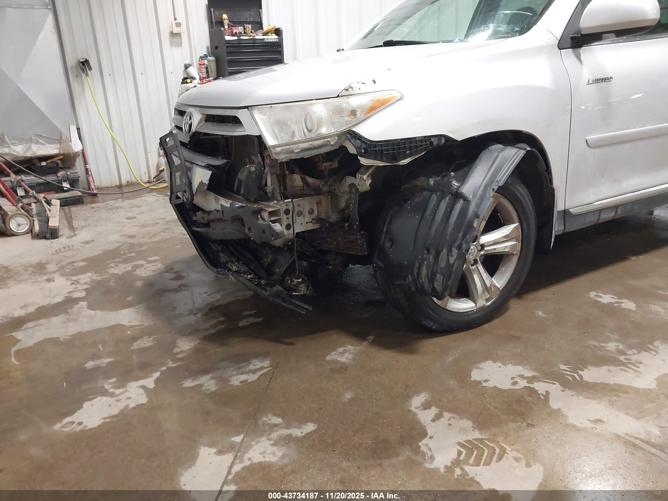 TOYOTA HIGHLANDER image 6