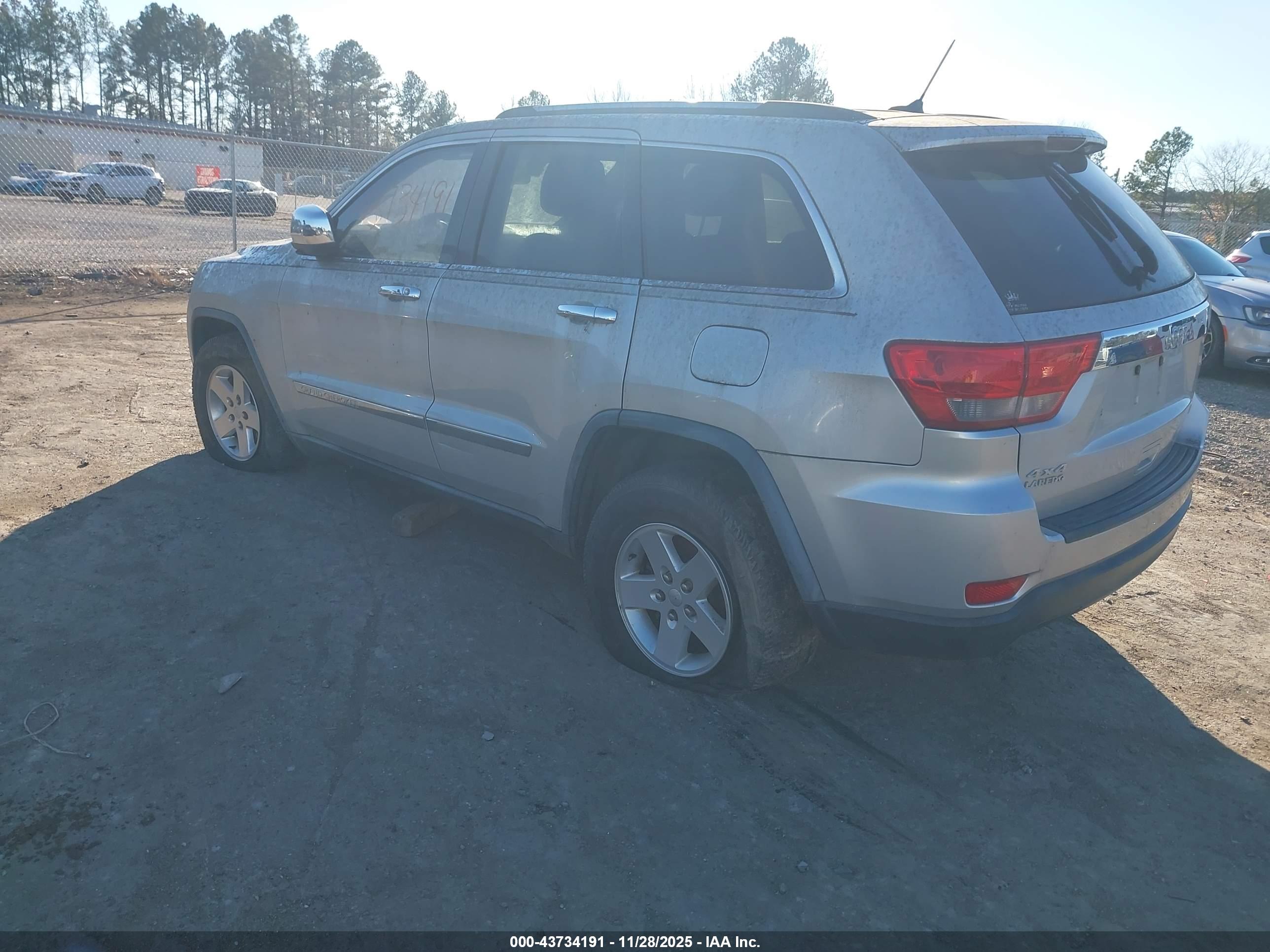 JEEP GRAND image 3