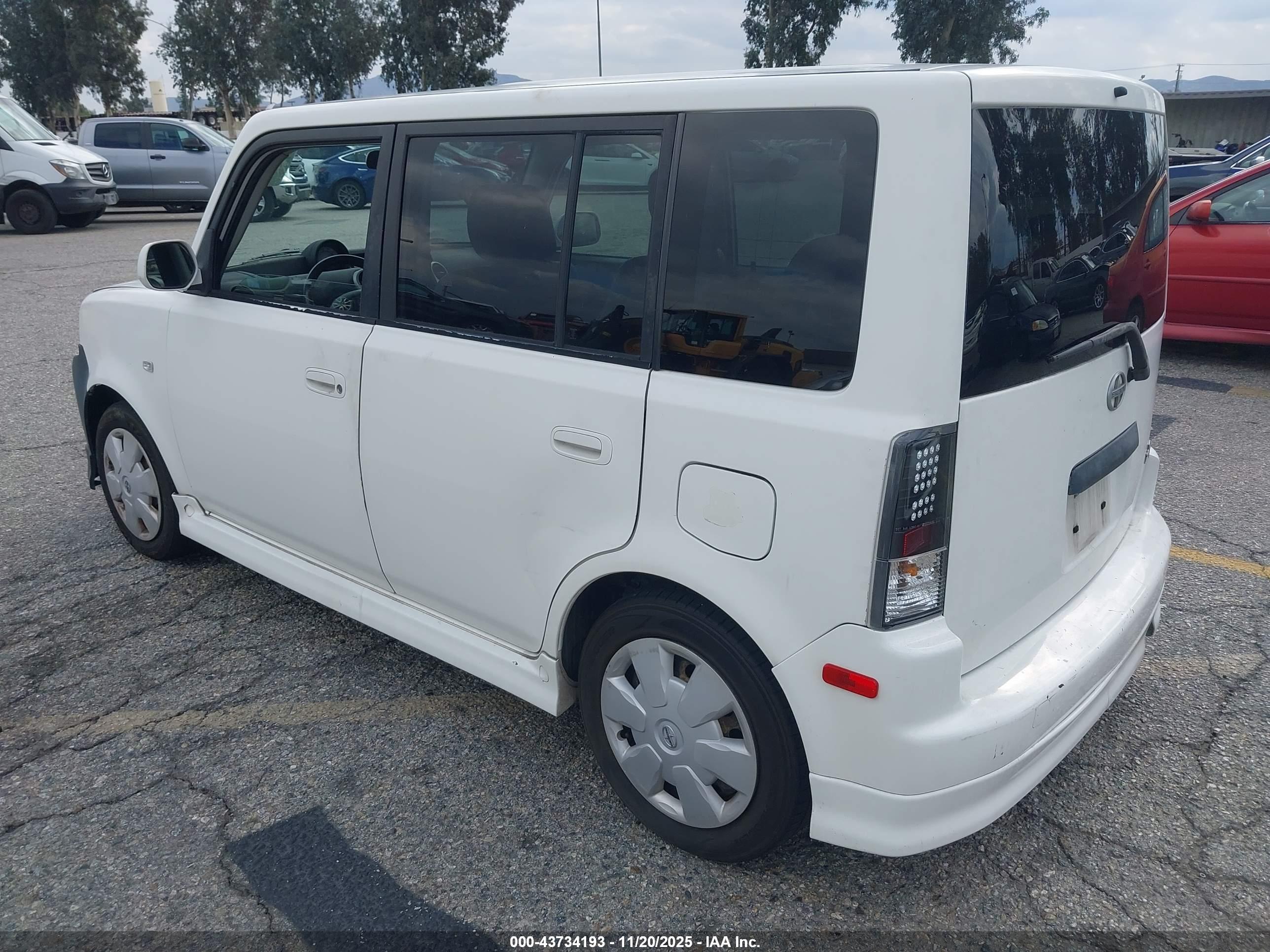 SCION XB image 3