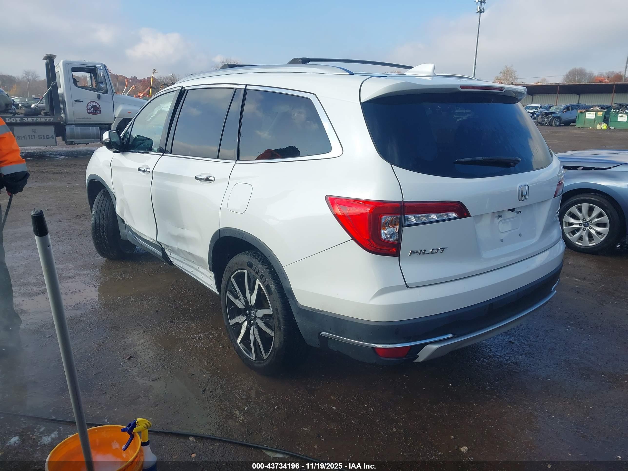 HONDA PILOT image 3