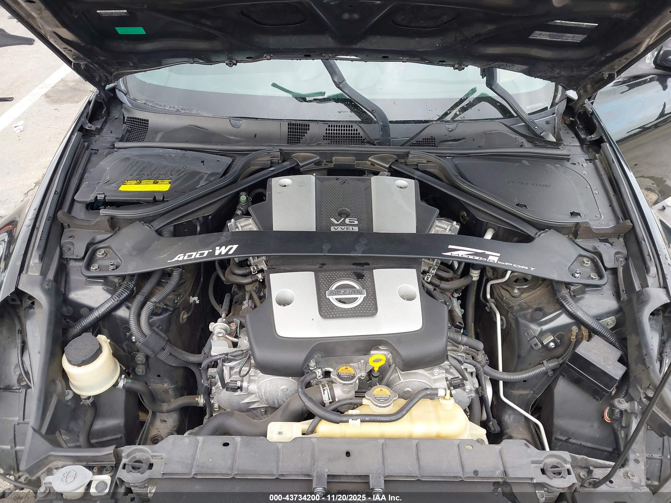 NISSAN 370Z image 10