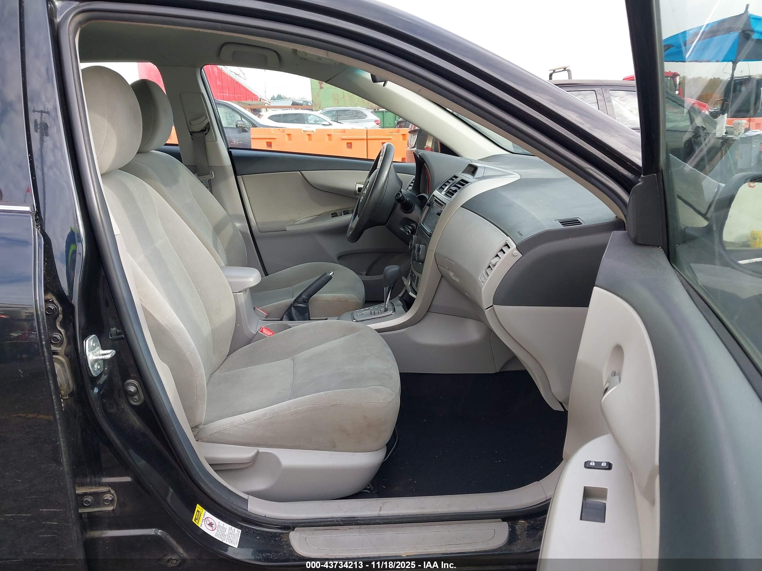 TOYOTA COROLLA image 5