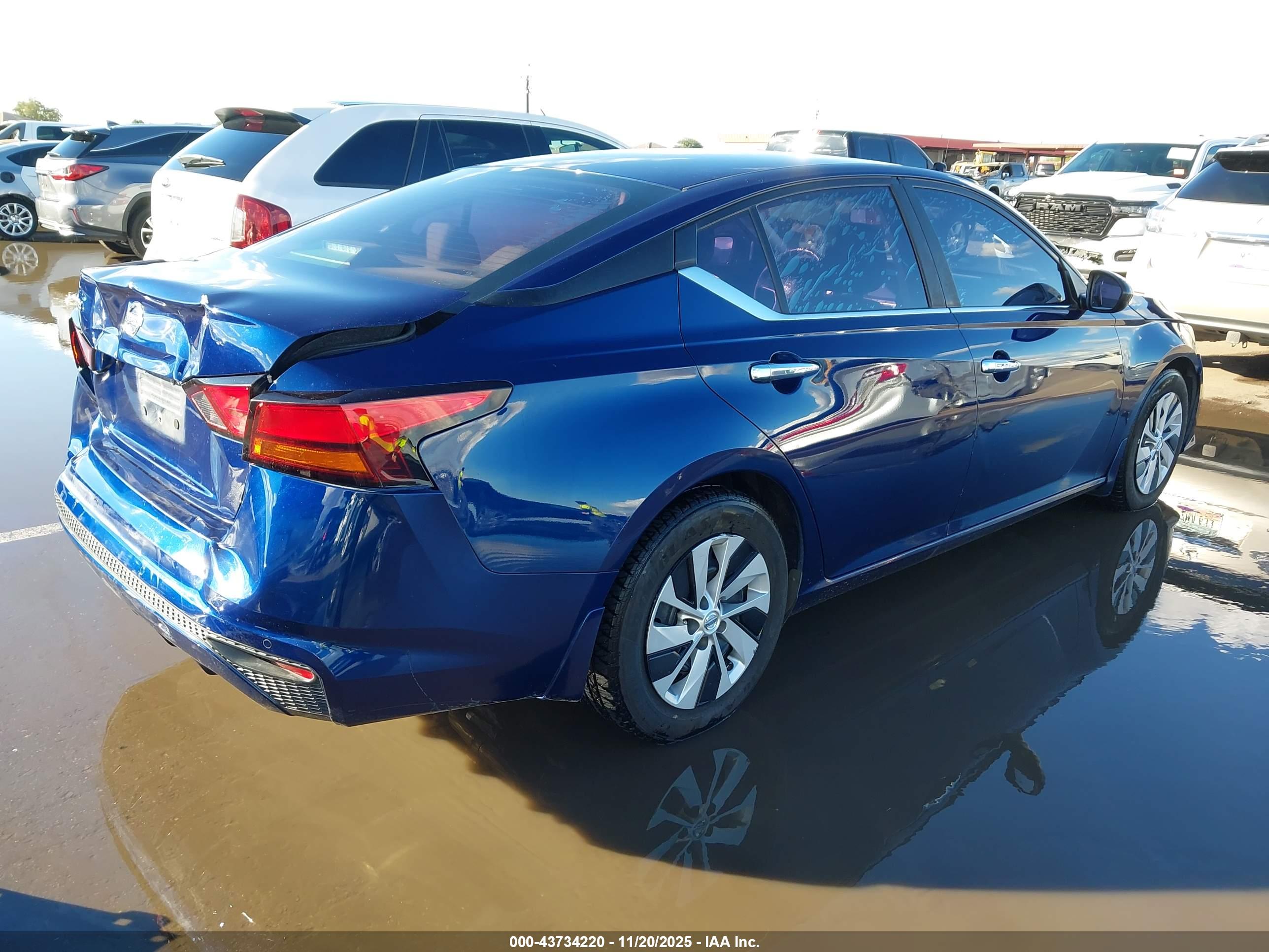 NISSAN ALTIMA image 4