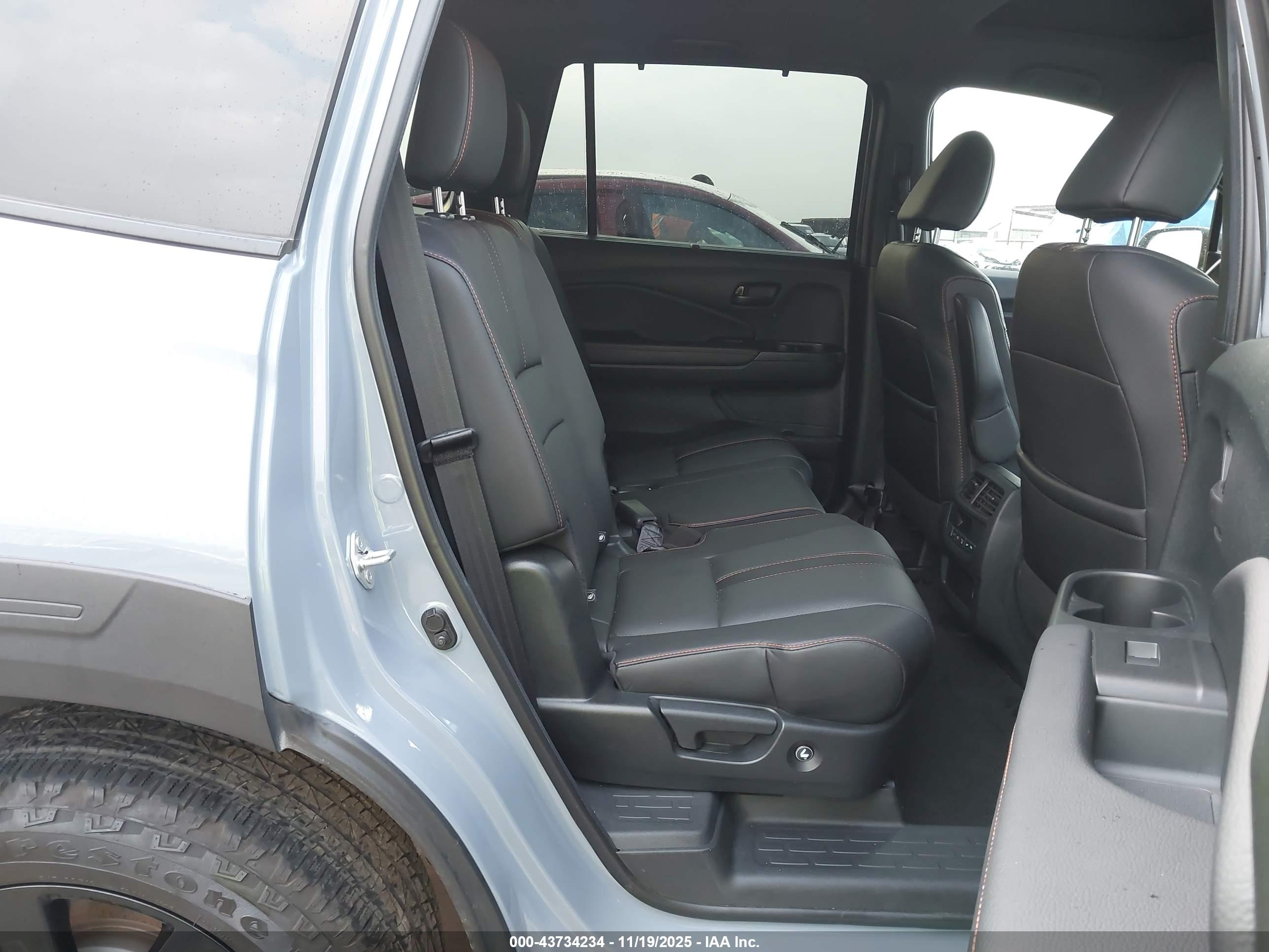 HONDA PILOT image 8