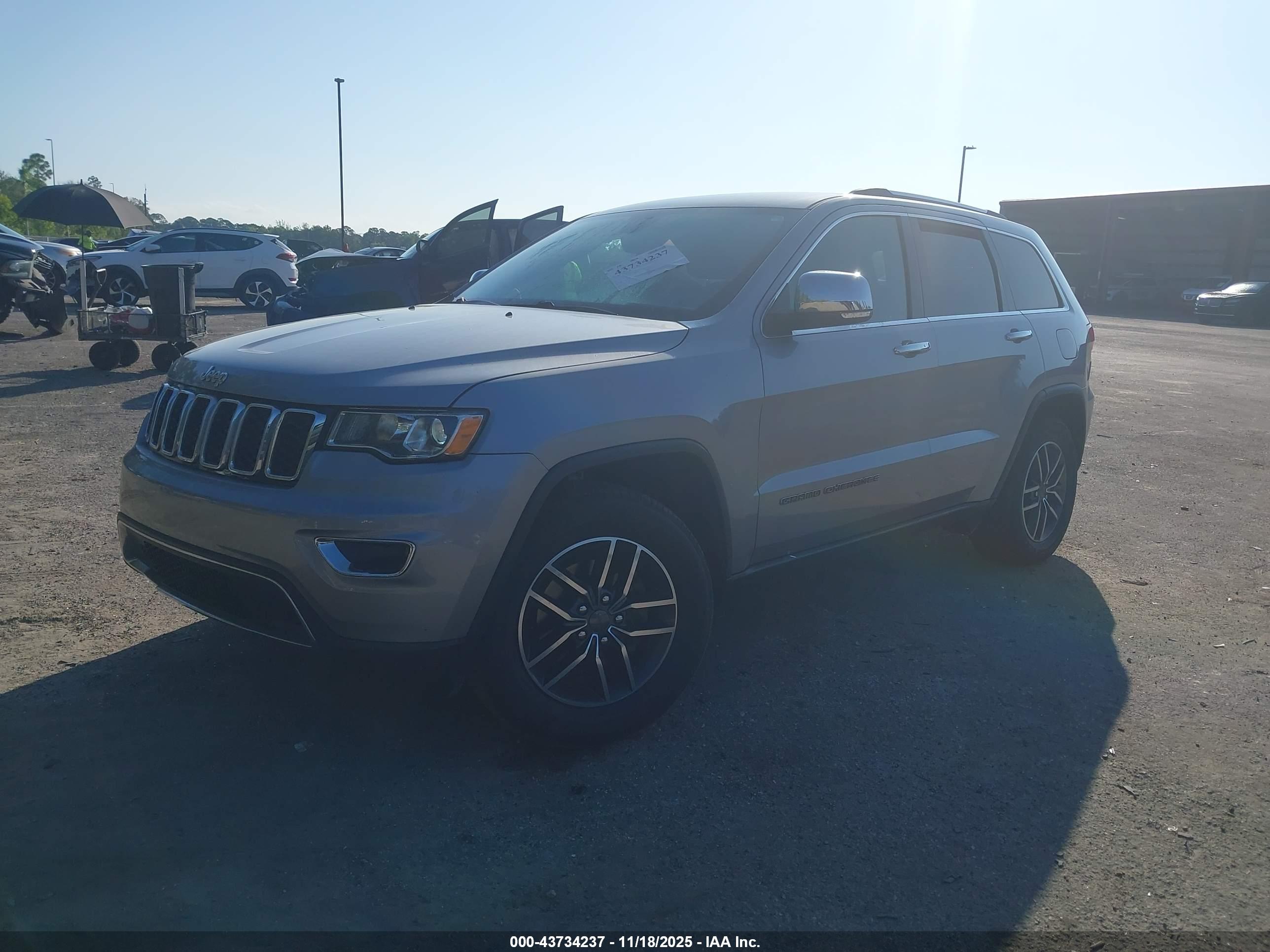 JEEP GRAND image 2