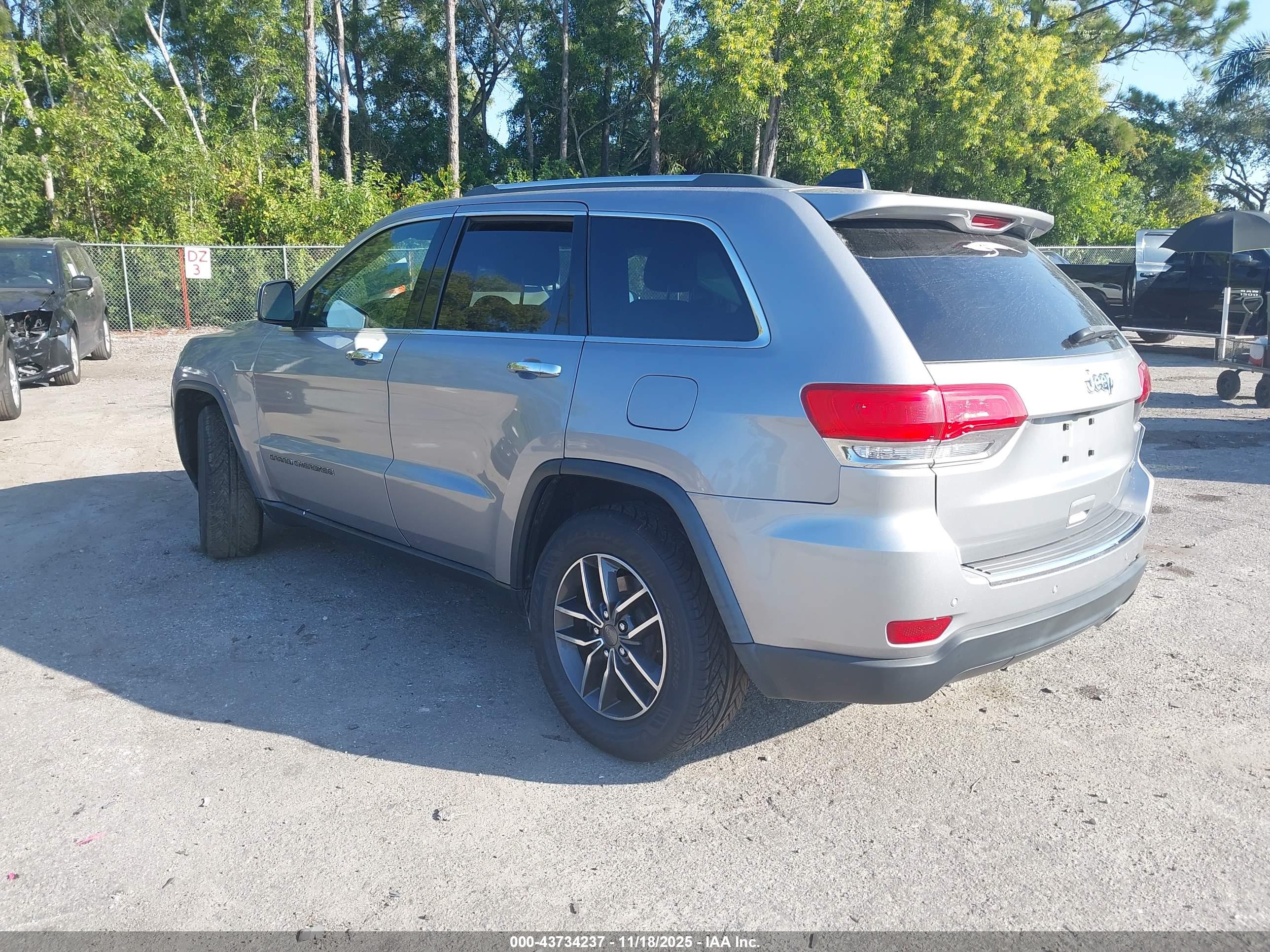 JEEP GRAND image 3