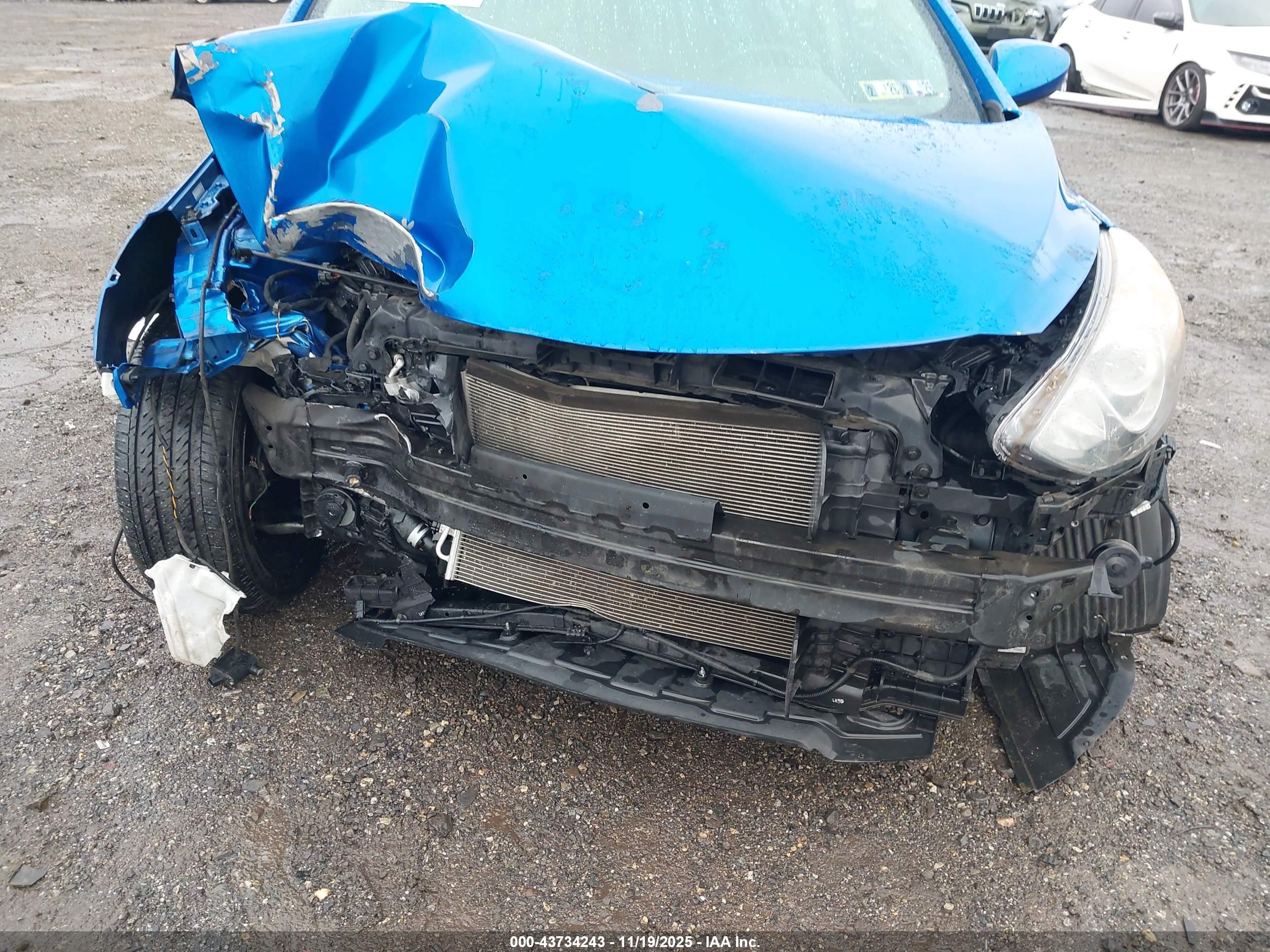 HYUNDAI ELANTRA image 6